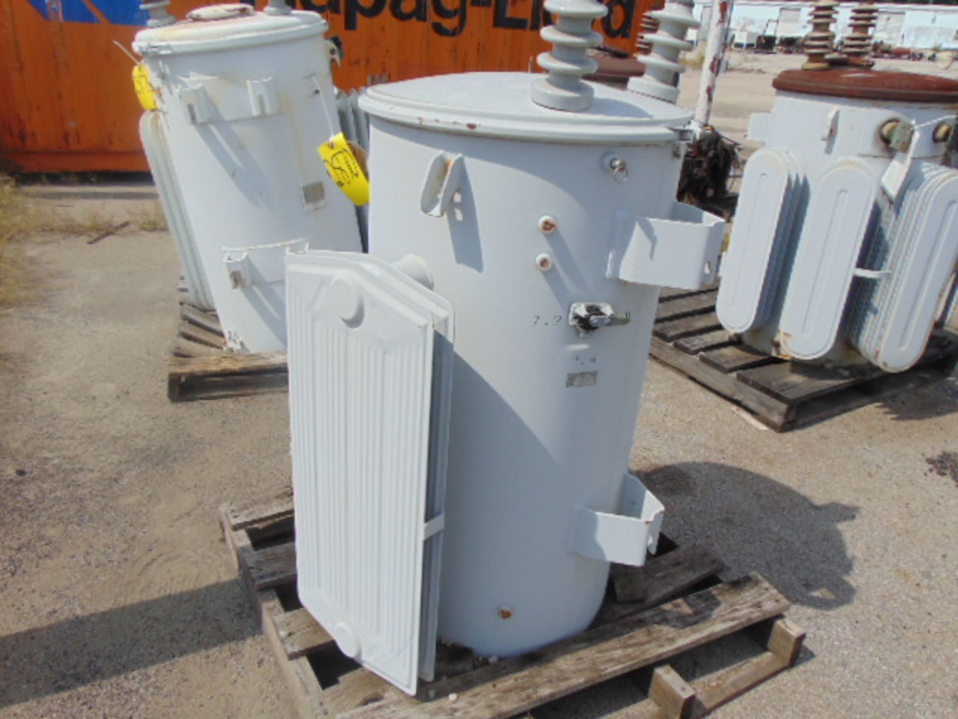 LOT OF DISTRIBUTION TRANSFORMERS (4), G.E., 333 KVA - Image 4 of 5