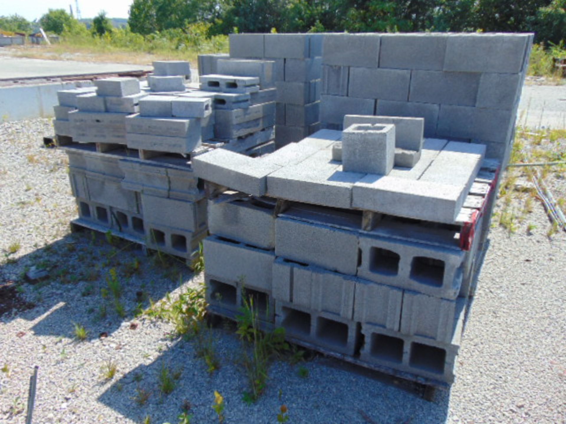 LOT OF CINDER BLOCKS, assorted - Image 2 of 2