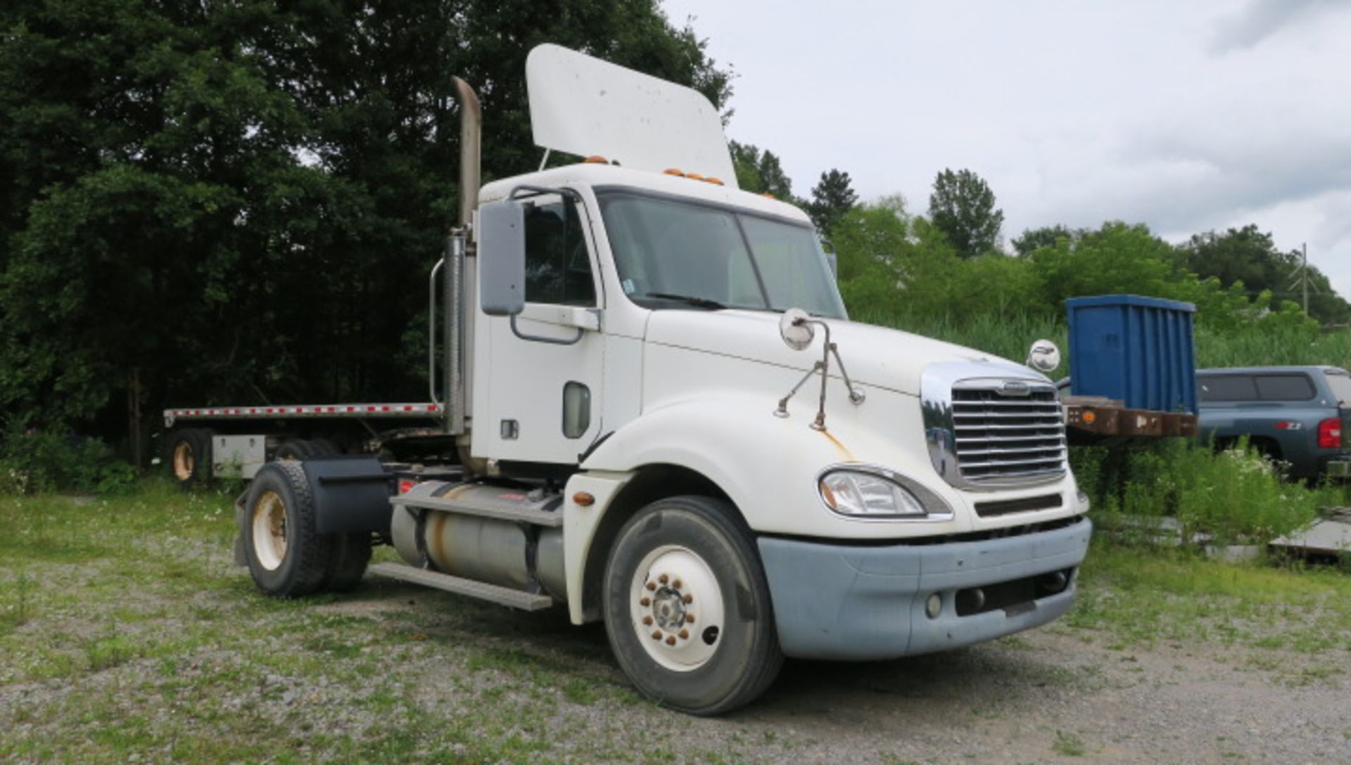 DAY CAB TRACTOR, 2005 FREIGHTLINER, Mdl. 6067HV6E, Fuller trans., Muncie PTO, Odo: approx. 600,000