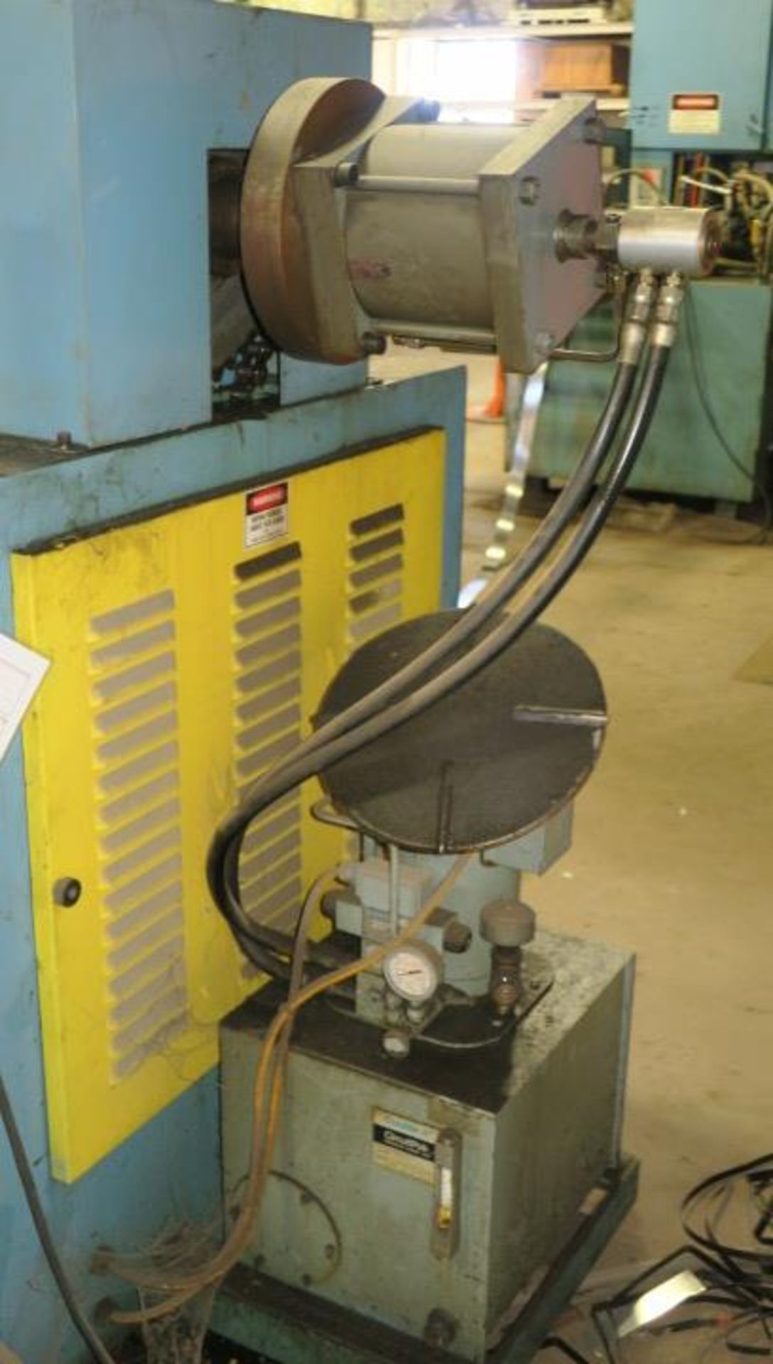 POWERED COIL REEL, AIR FEEDS 10,000 LB. CAP. MDL. R100, 24" max. material width, hyd. mandrel - Image 3 of 3