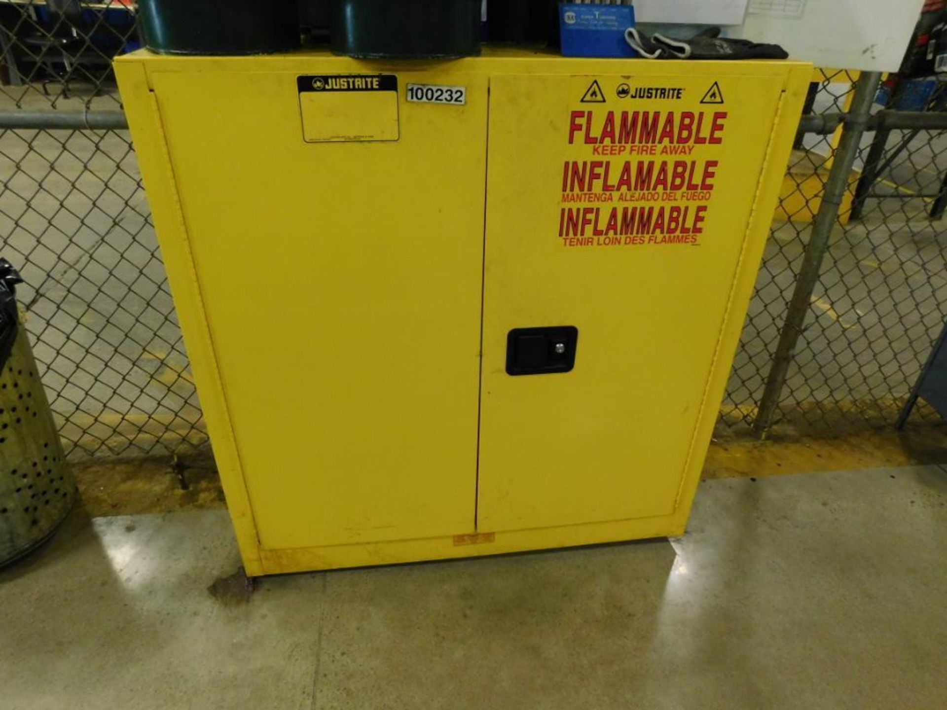 FLAMMABLE LIQUID STORAGE CABINET, JUSTRITE, 32 gal.