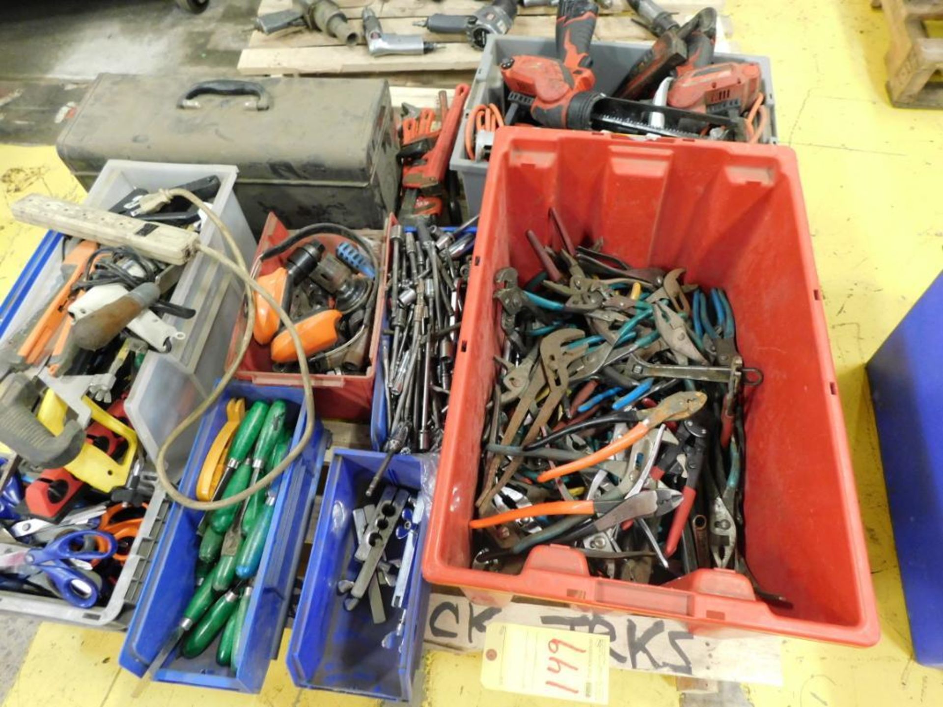 LOT CONSISTING OF: hand tools, pipe wrenches, cordless caulk guns, assorted (one pallet)