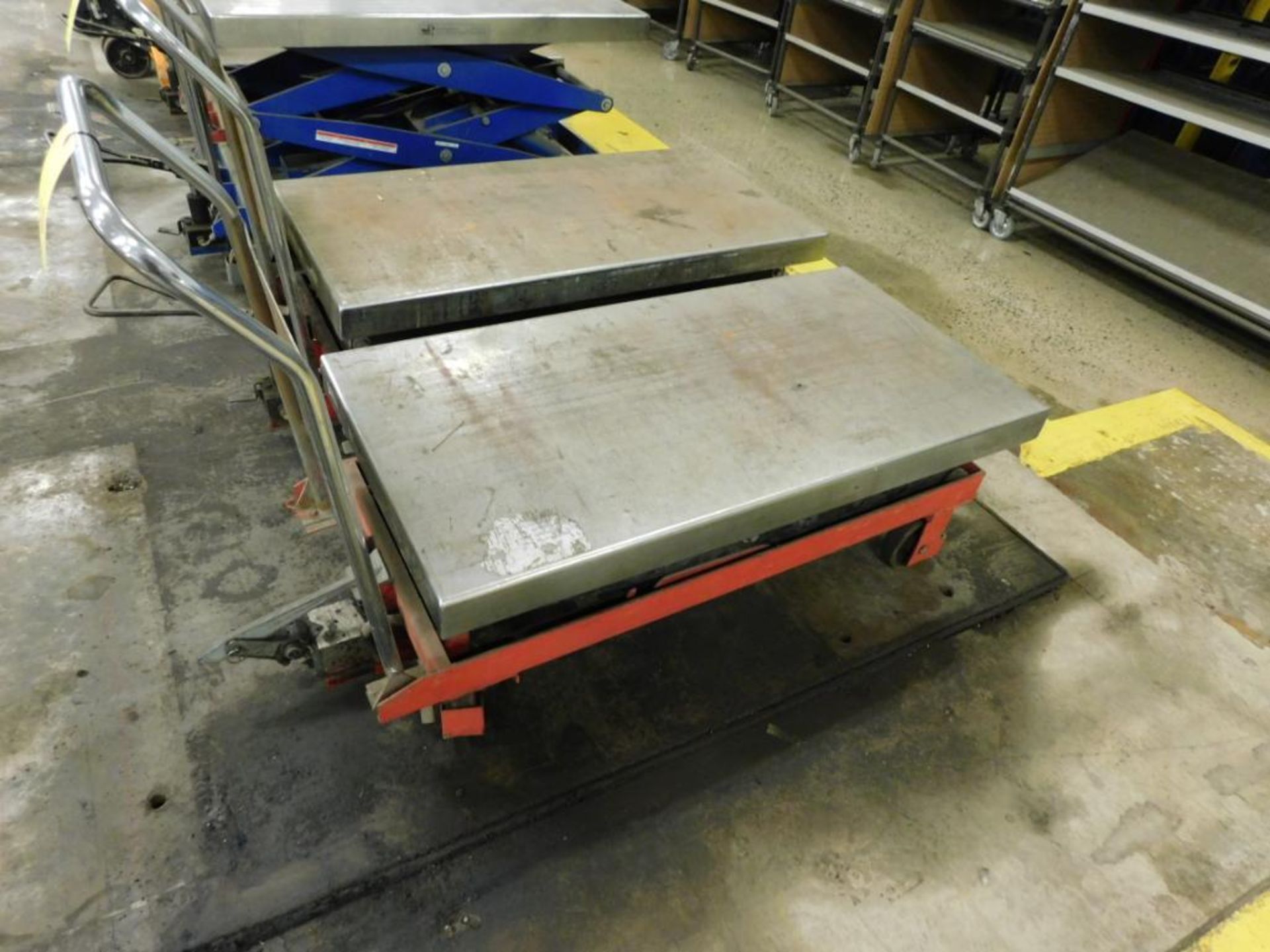 ROLLING MANUAL HYDRAULIC LIFT CART, 26" x 48"