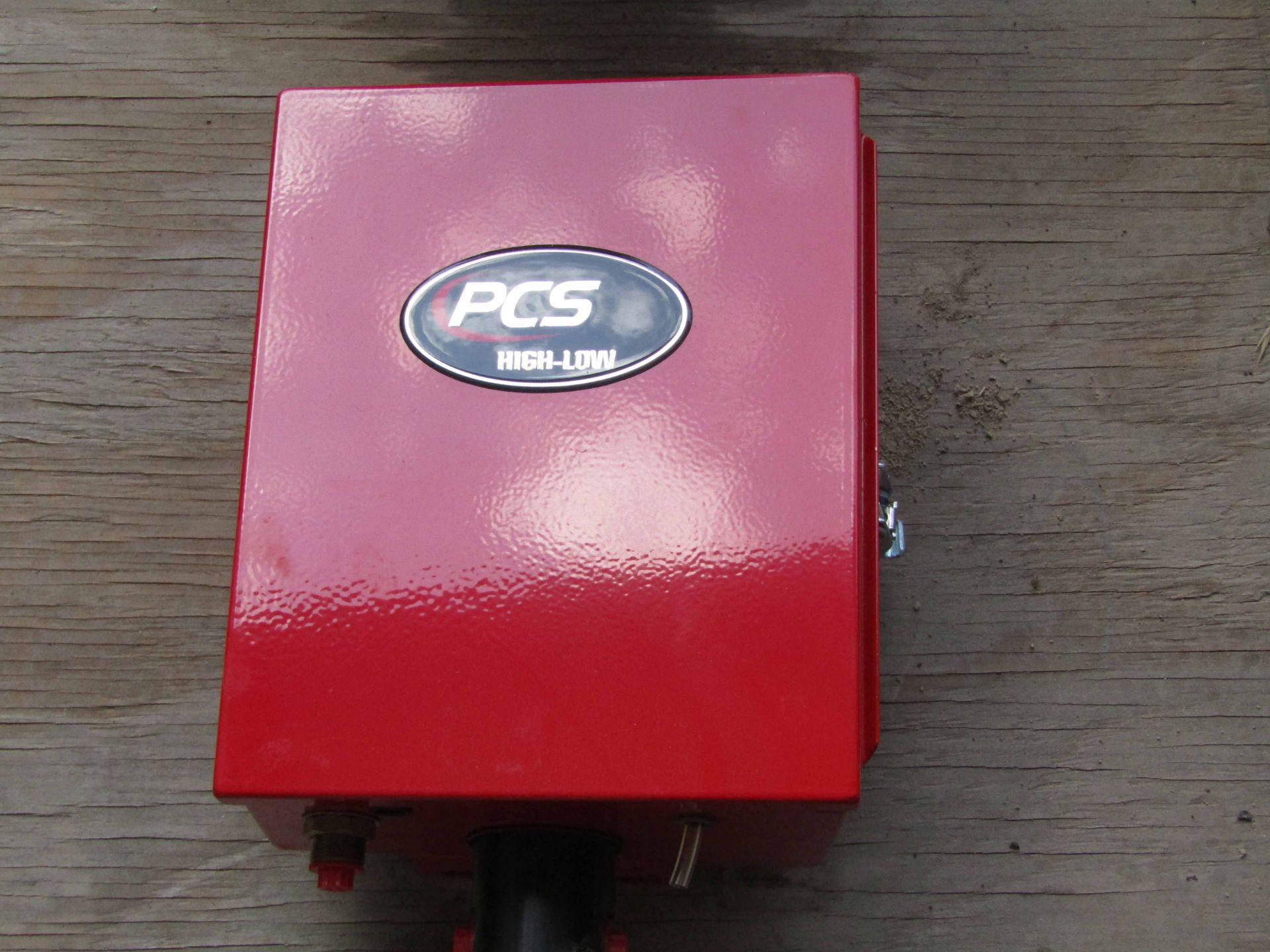 LOT CONSISTING OF: (APPROX. 33) PRESSURE CONTROLLER,HIGH-LOW,PCS-FERGUSON,PCS HIGH-LOW CONTROLLER (
