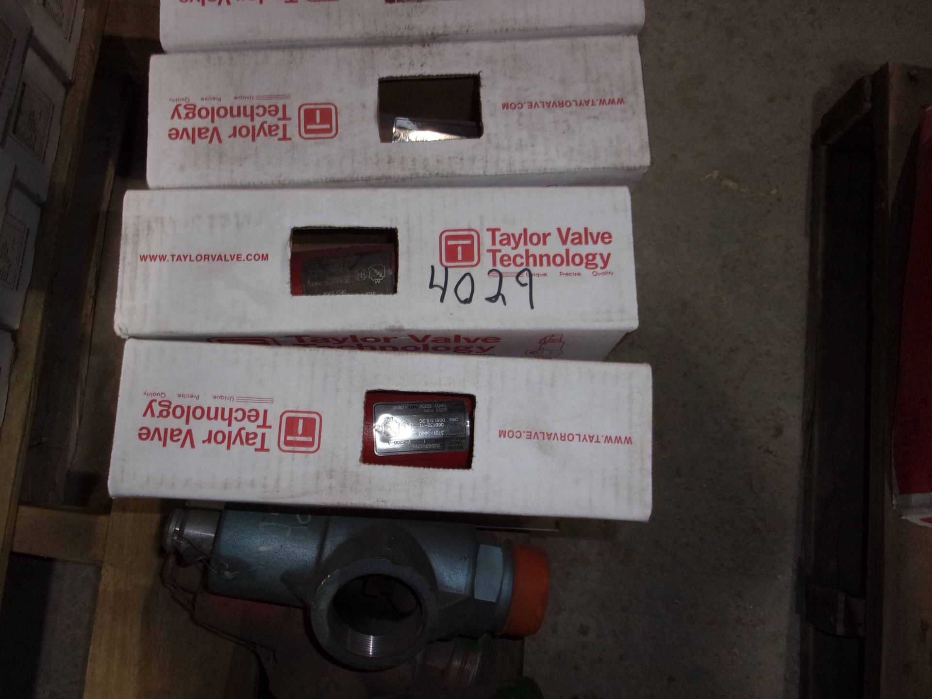 LOT CONSISTING OF: (APPROX. 15) VALVE RELIEF,SPRING OPERATED,1" X 1",MNPT X FNPT,D,PRESSURE RANGE: