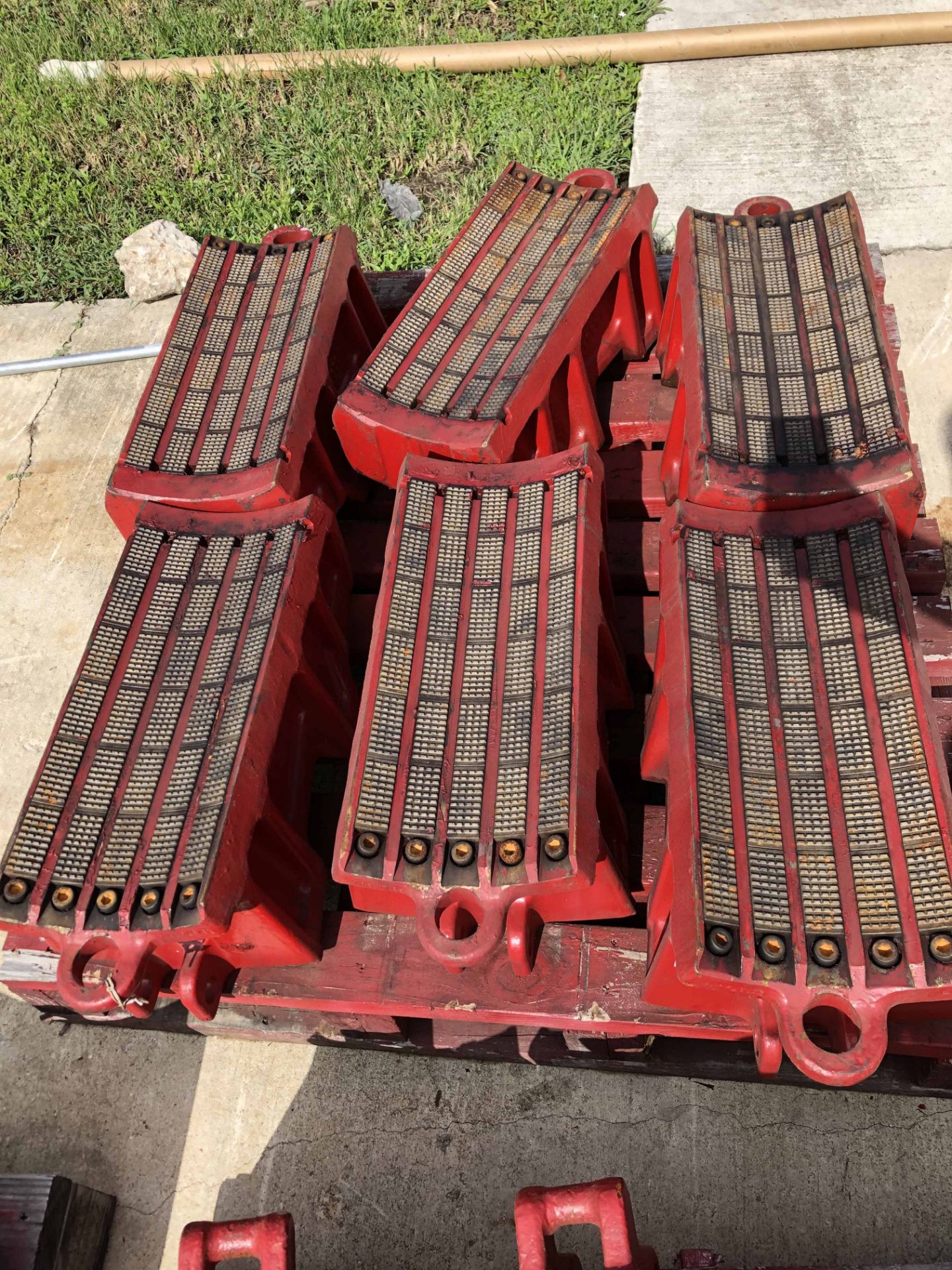 LOT CONSISTING OF: SLIP ASSEMBLY 16" x 16" AOT E/S 500 TON (LOADING CHARGE $0) (LOCATION #5: