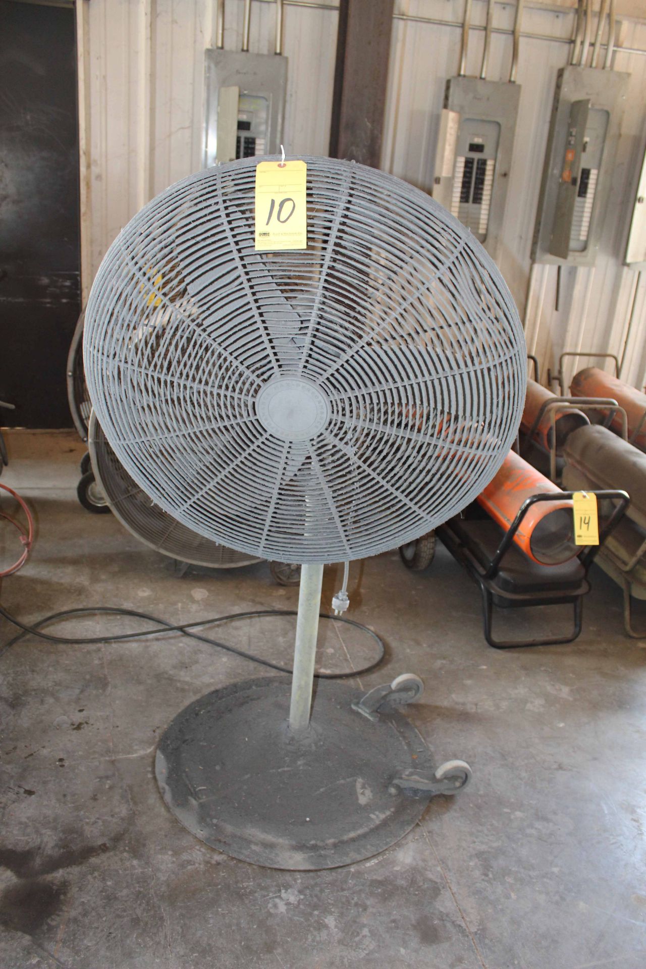 PEDESTAL FAN