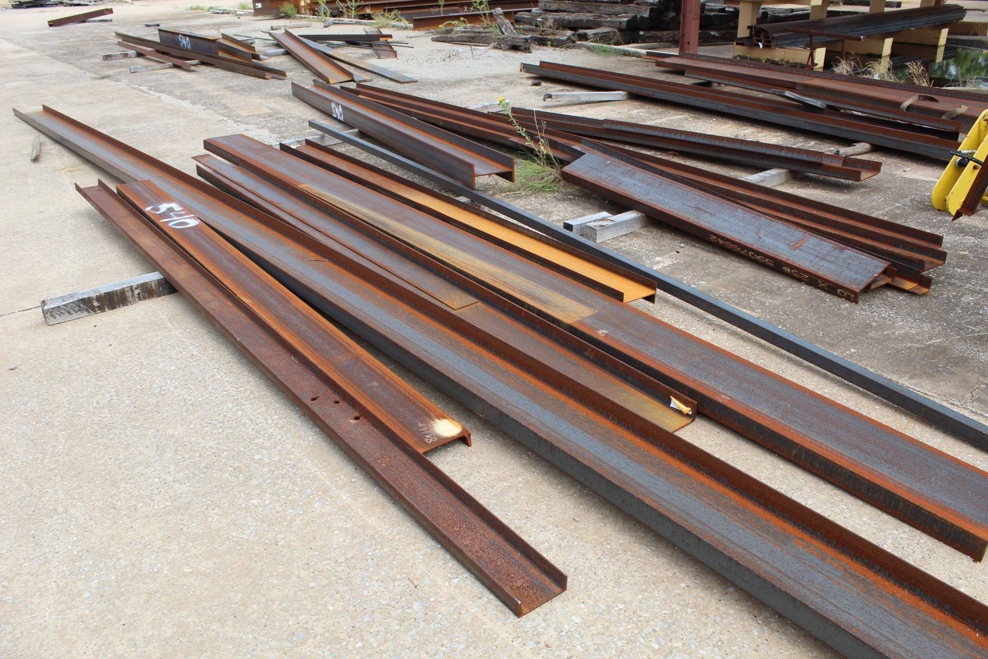 LOT OF RAW MATERIAL: steel channel & angle