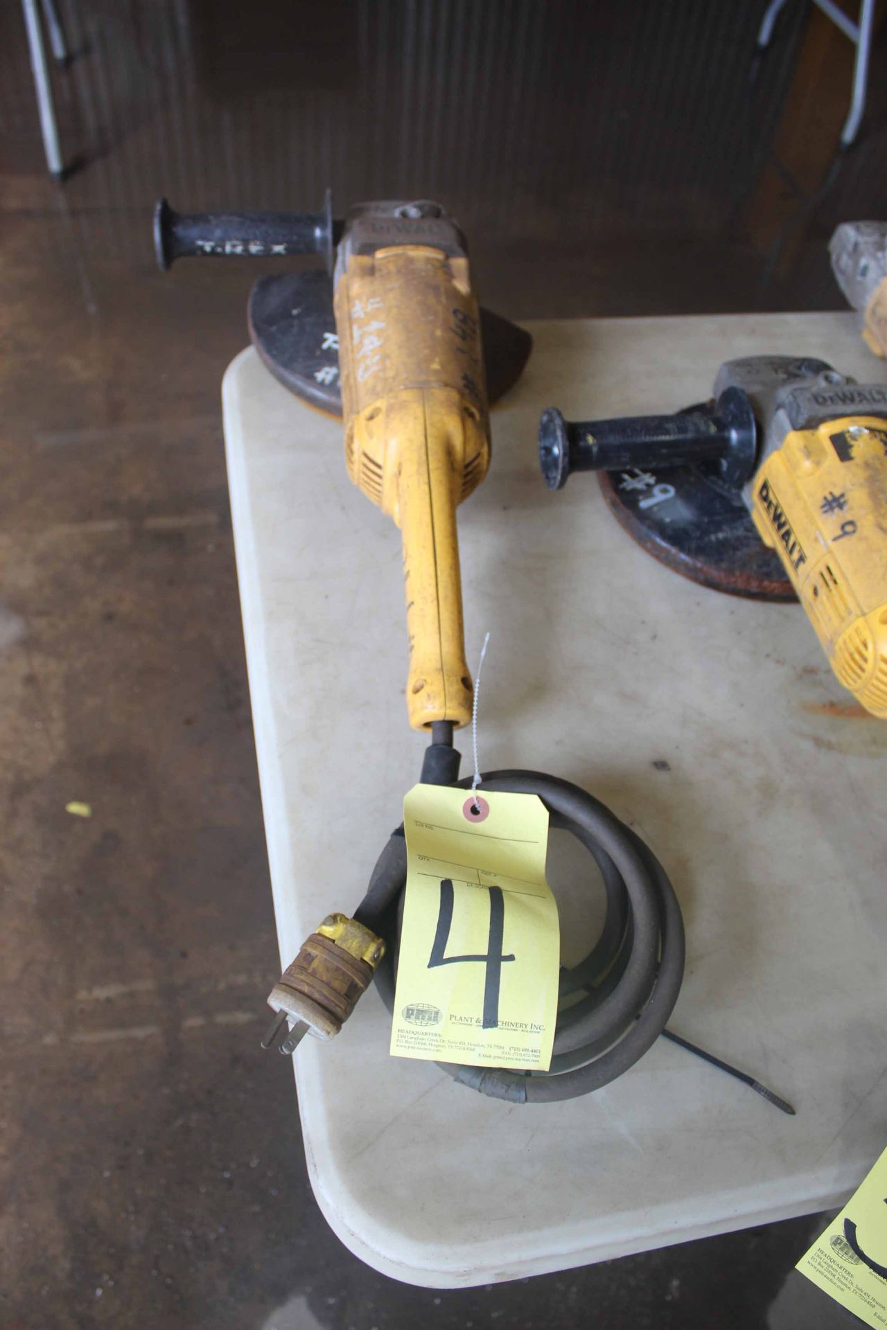 ELECTRIC RIGHT ANGLE GRINDER, DEWALT 7-1/2"