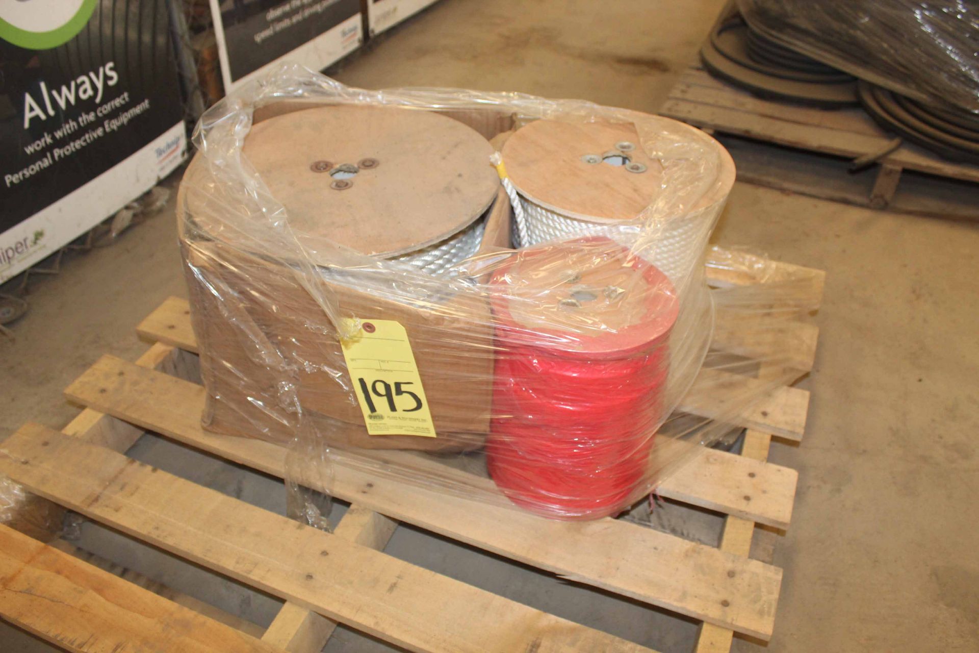 LOT OF ROPE (new on pallet)
