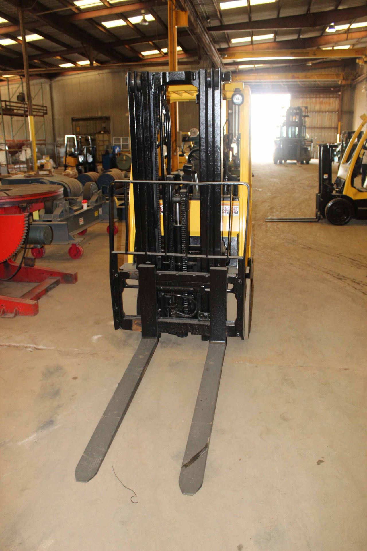 FORKLIFT, HYSTER 6,000 LB. CAP. MDL. S60FT, new 2008, LPG, 187" max. lift ht., 83" 3-stage mast, - Image 2 of 4