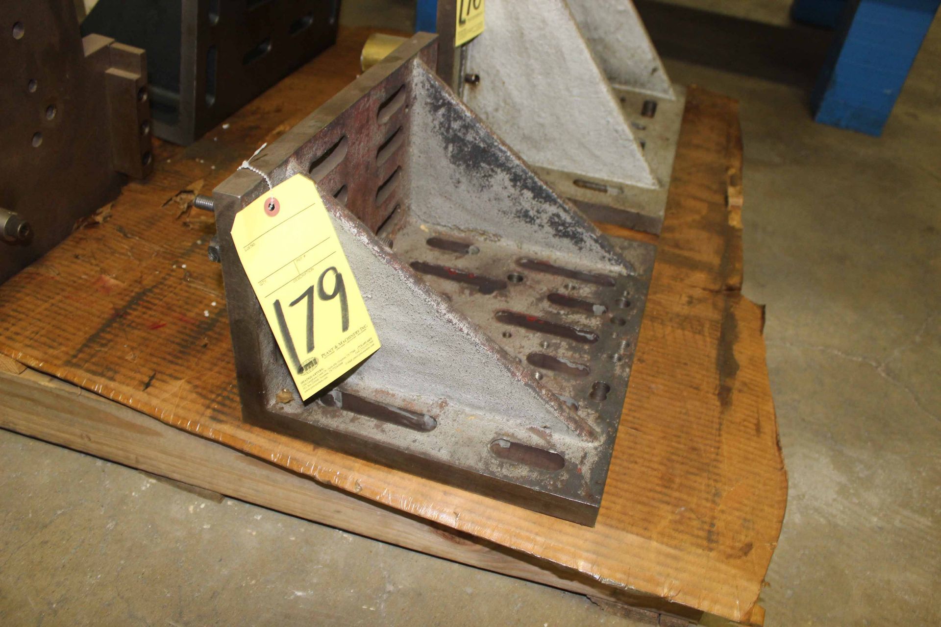 ANGLE PLATE, 16" x 9" x 12"