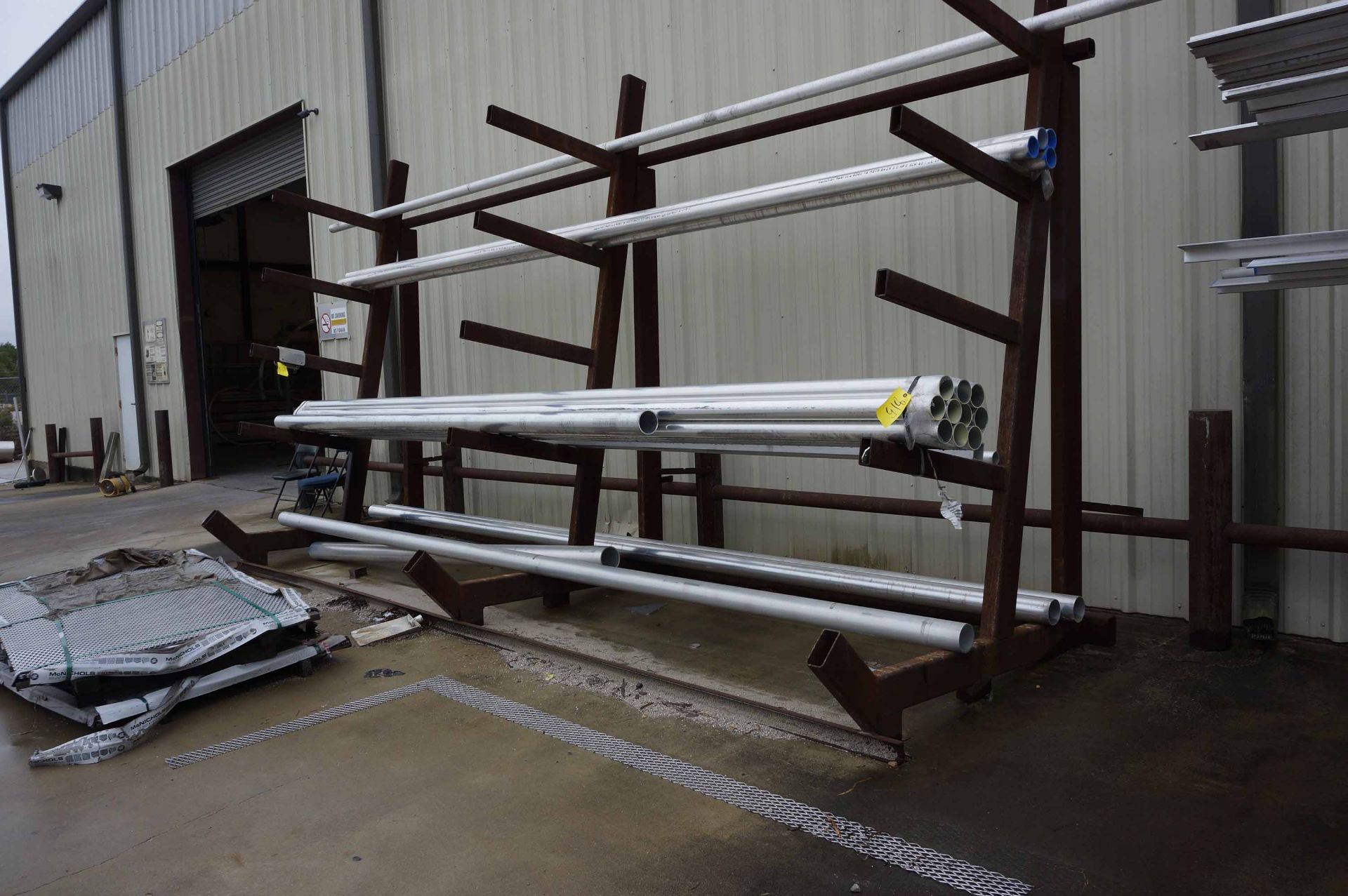 LOT CONSISTING OF: aluminum angle & tubing - Image 2 of 3