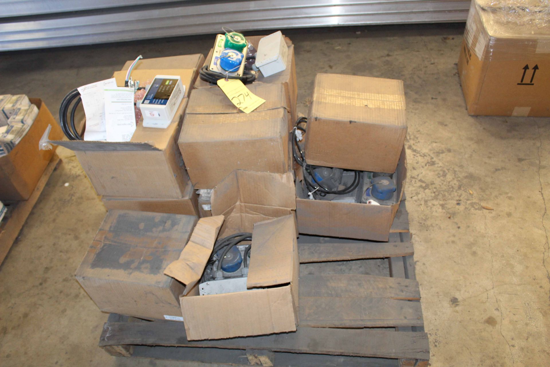 LOT OF TRAILER PARTS (on one pallet)