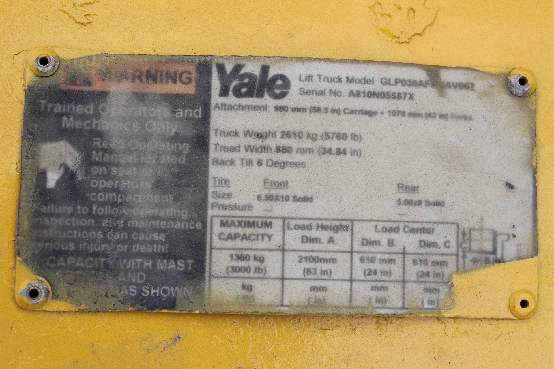 FORKLIFT, YALE 3,000 LB. CAP. MDL. GLP030, new 2000, LPG engine, 83” compact style mast, pneu. style - Image 7 of 10
