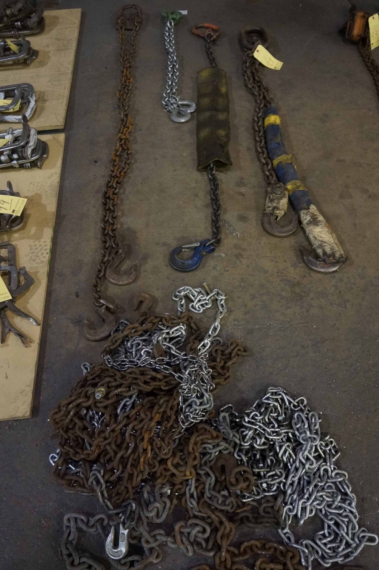 LOT CONSISTING OF: lifting chain & chain