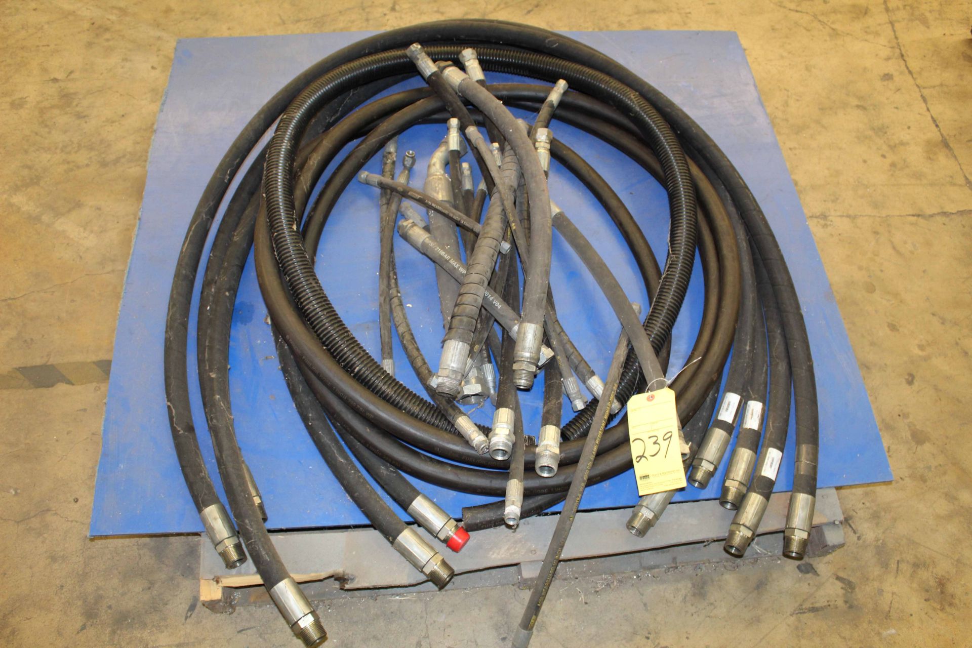 LOT OF HYDRAULIC HOSES (on two pallets)