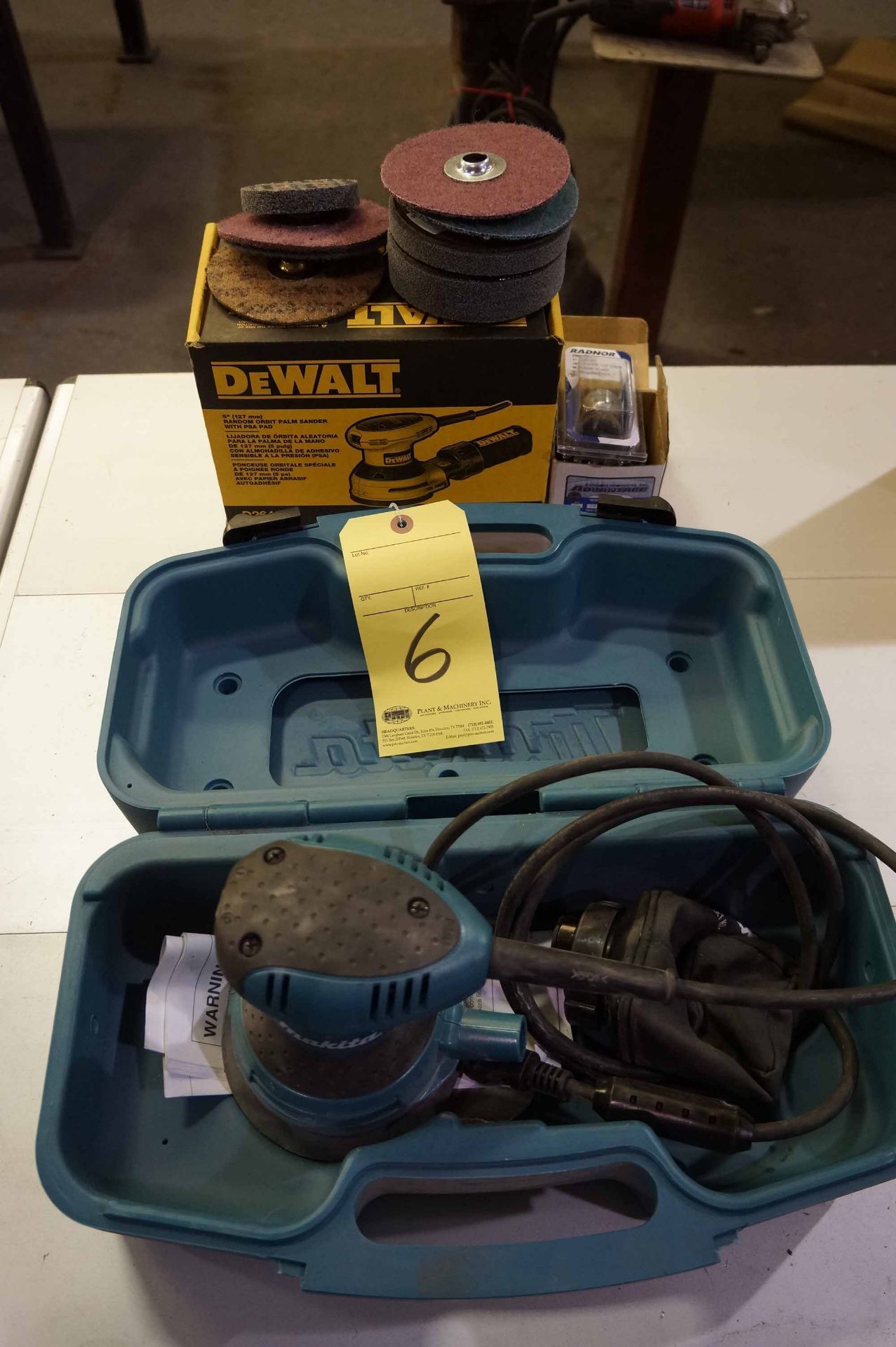 LOT CONSISTING OF: Makita & Dewalt orbital sanders & accessories