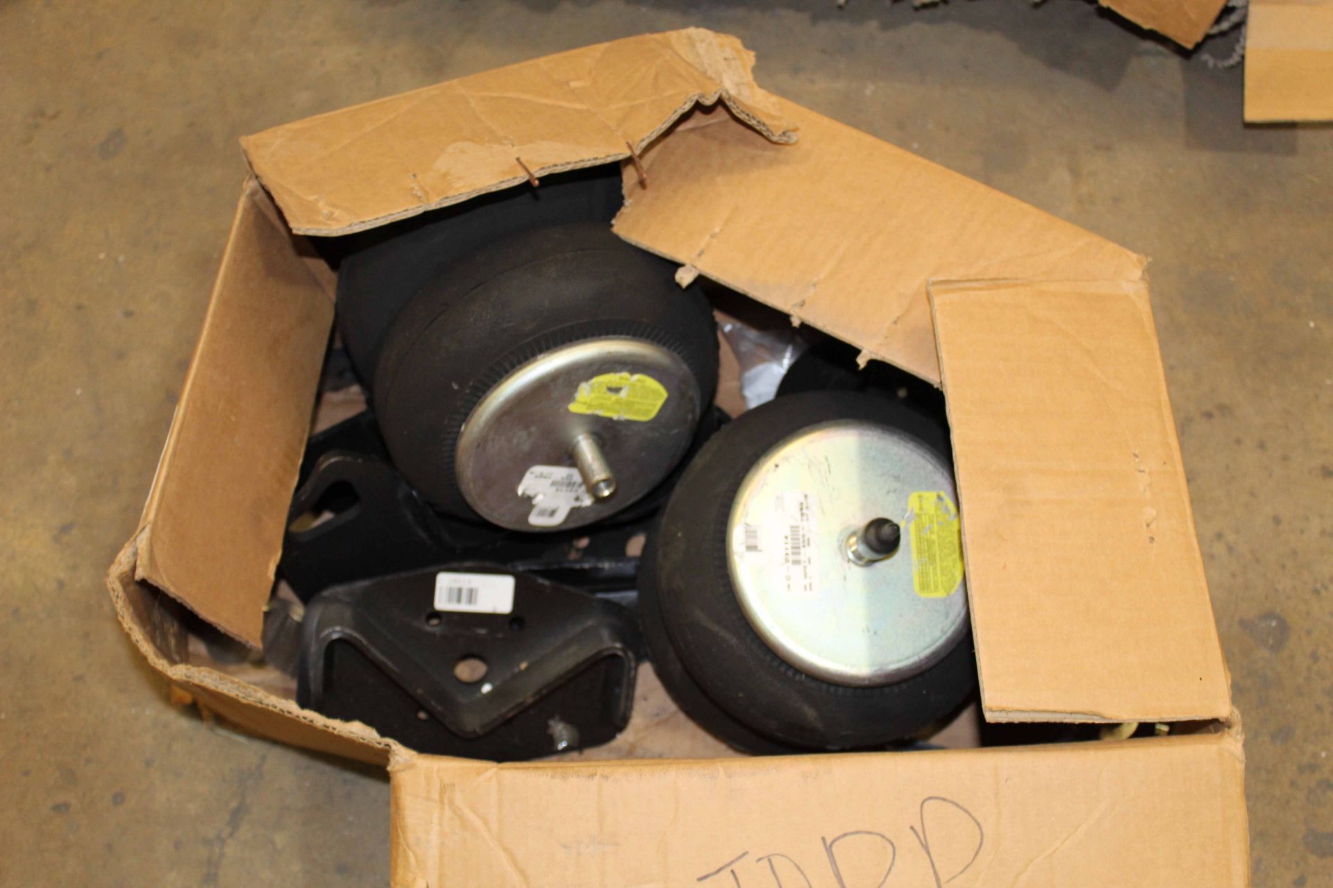 LOT OF TRAILER PARTS (on one pallet) - Image 3 of 5