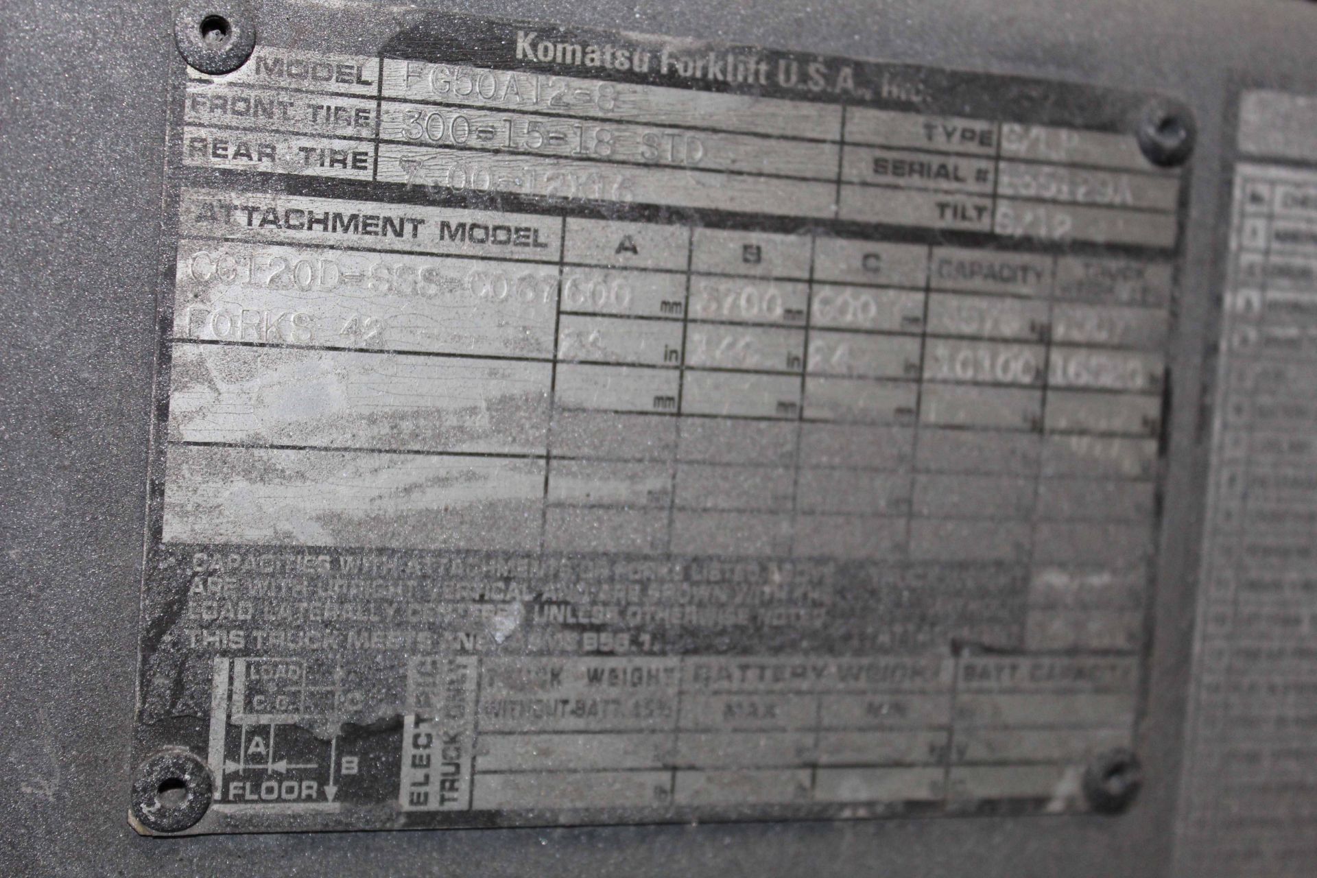 FORKLIFT, KOMATSU 50 10,000 LB. CAP. MDL. FG50A12-8, LPG pwrd., 2-stage mast, 140” lift ht., side - Image 6 of 10