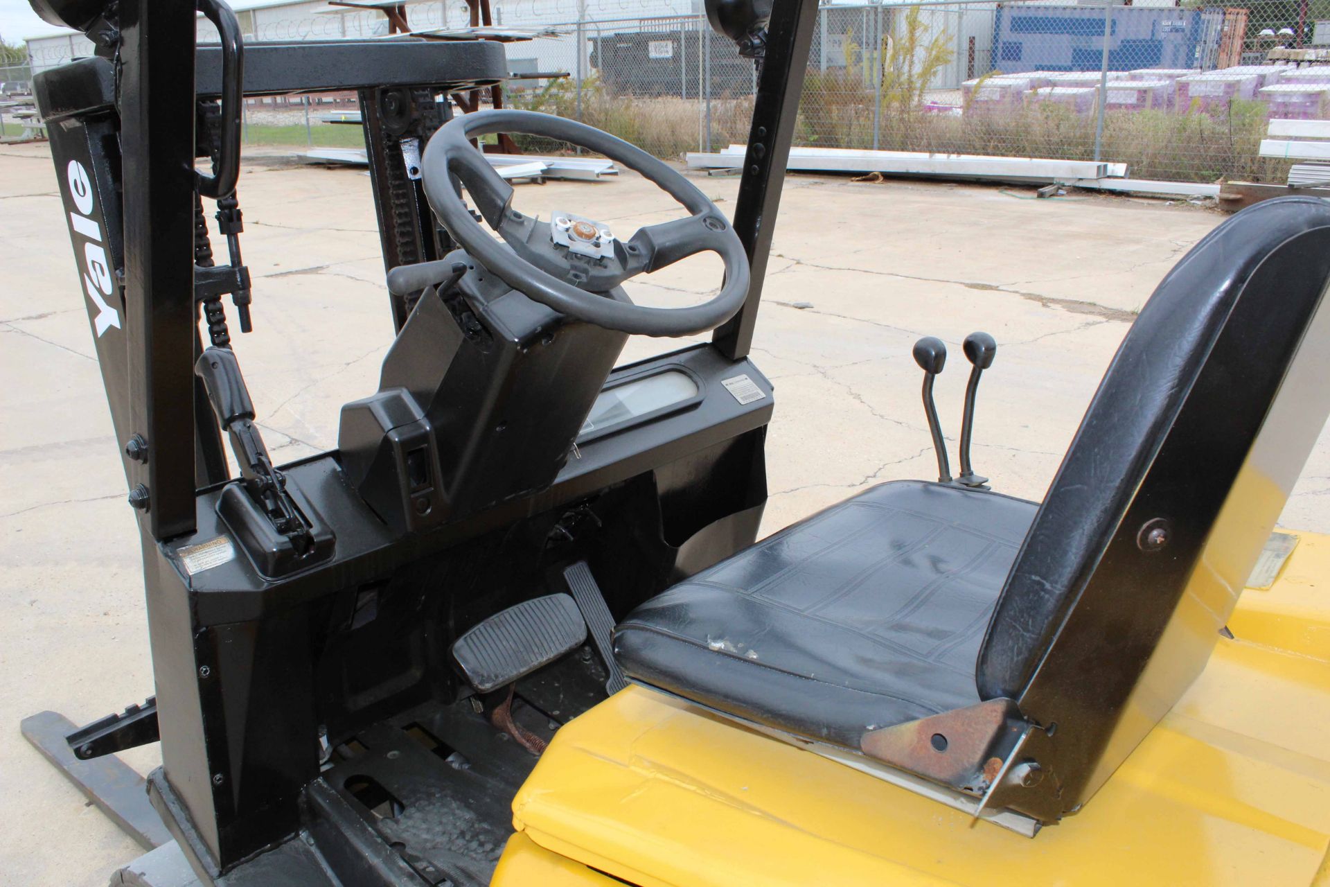 FORKLIFT, YALE 3,000 LB. CAP. MDL. GLP030, new 2000, LPG engine, 83” compact style mast, pneu. style - Image 9 of 10