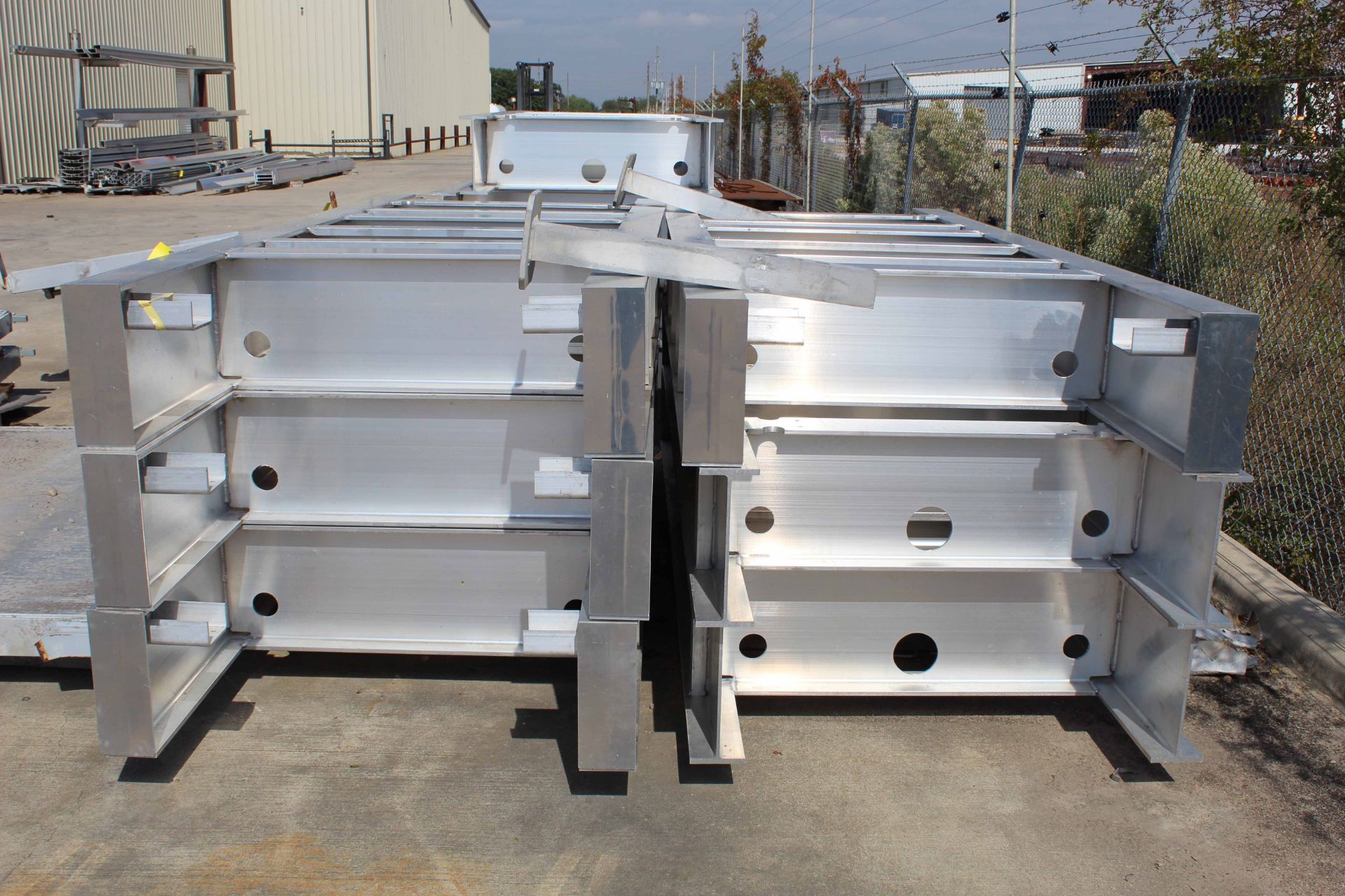 LOT OF ALUMINUM TRAILER BASES - Image 2 of 3