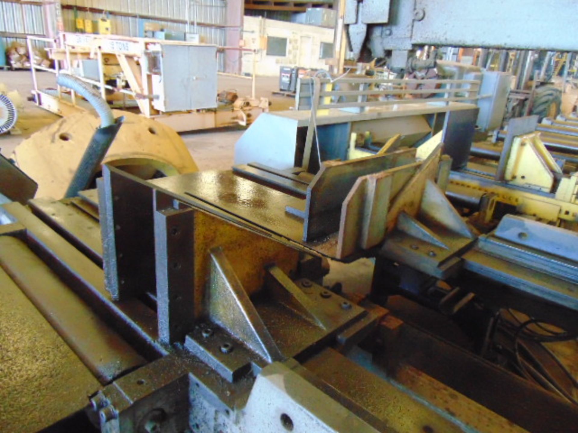 VERTICAL BANDSAW, MARVEL MDL. 2125A-PC60 TILT FRAME, 30' infeed/outfeed H.D. roller conveyors, - Image 7 of 13