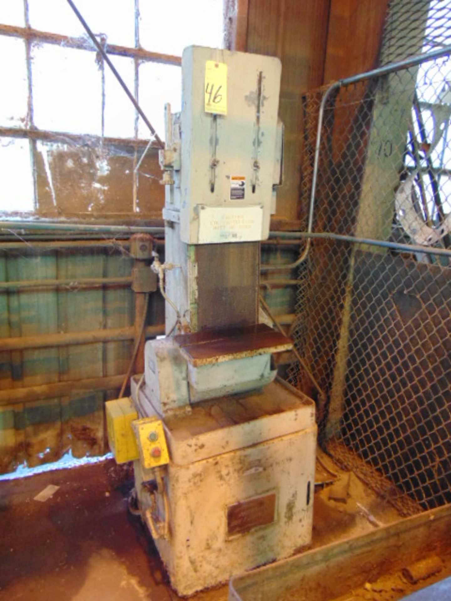 ABRASIVE BELT GRINDER, HAMMOND 10", cast iron base, S/N N.A. (Location: Bldg. 116)