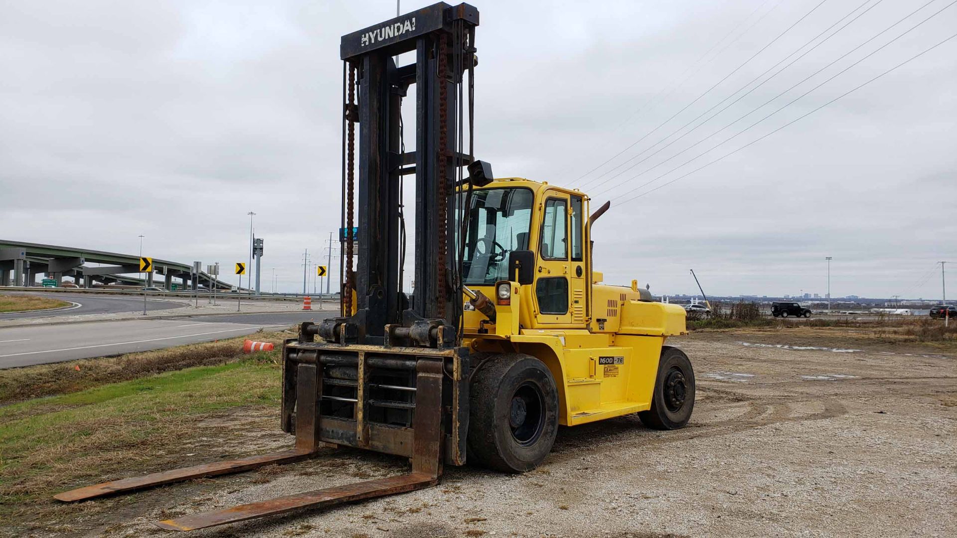 FORKLIFT, HYUNDAI 36,000 LB. CAP, MDL. 160D-7E, new 2012, diesel engine, 197" mast, 96" forks, - Image 7 of 7