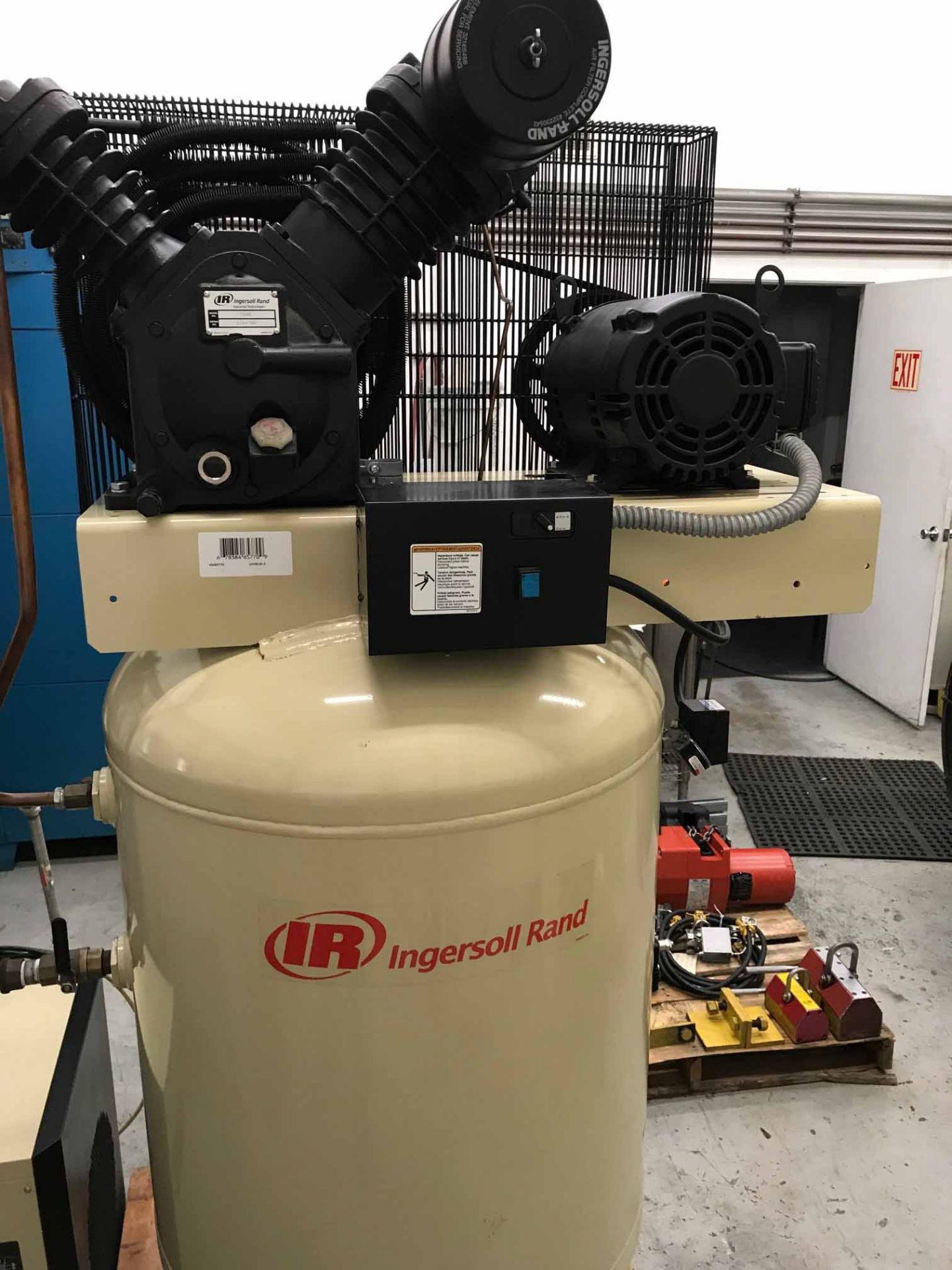 AIR COMPRESSOR, INGERSOLL RAND MDL. CBV185461, 10 HP motor, Mdl. D601T dryer, (Location 11: - Image 2 of 3