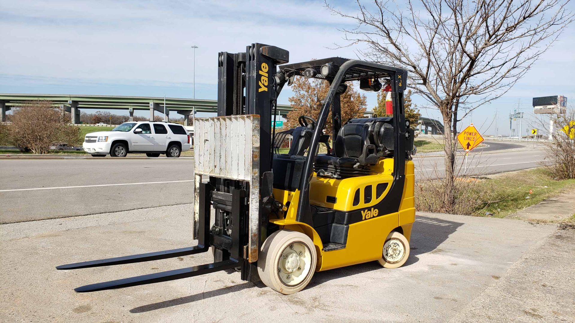 FORKLIFT, YALE 6,000 LB. CAP., MDL. GLC060, new 2016, LPG gas engine, 85"/181" 3-stage mast, 42" - Image 7 of 10