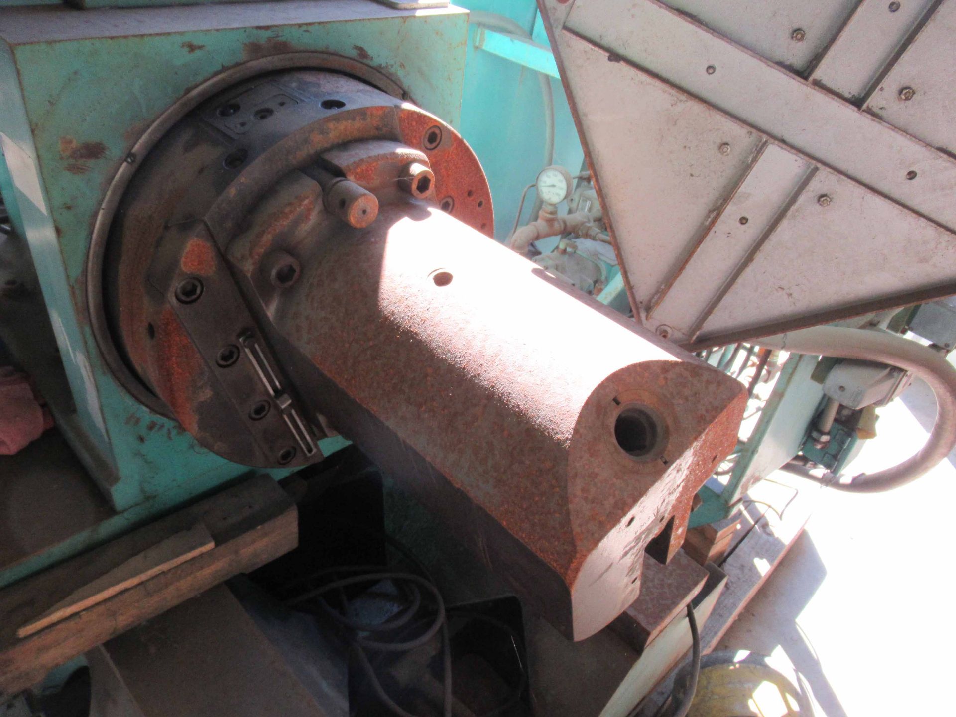 PORTABLE BORING MILL, MASTER "SPECIAL MACHINE", facing head, 32" swing, S/N 9072-GMC2-A, (Location - Image 3 of 5