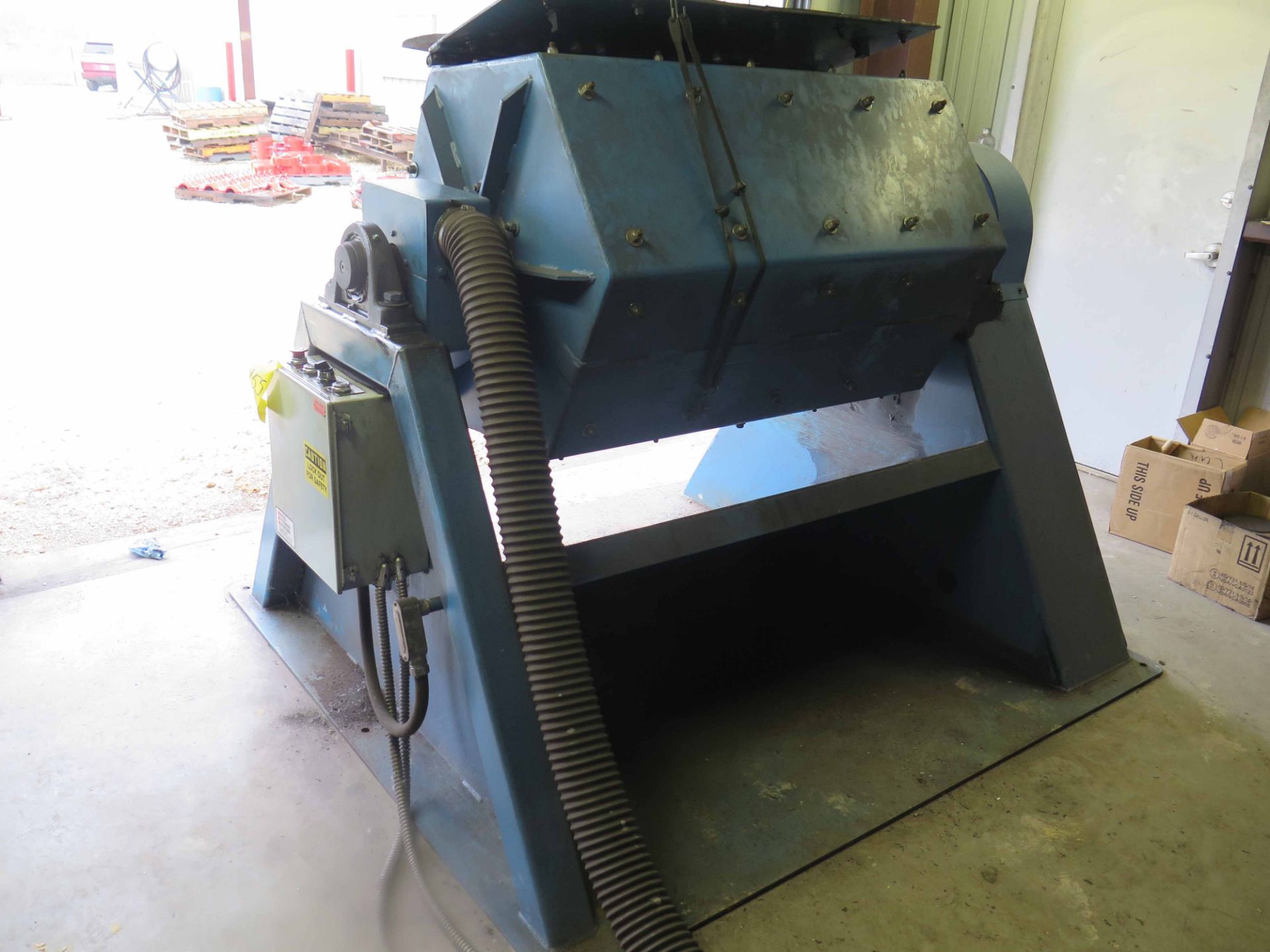 ROTARY METAL PARTS TUMBLER, STEEL STORAGE SYSTEMS CO. MDL. TM0010, installed 2015, Baldor 3 HP - Image 6 of 7