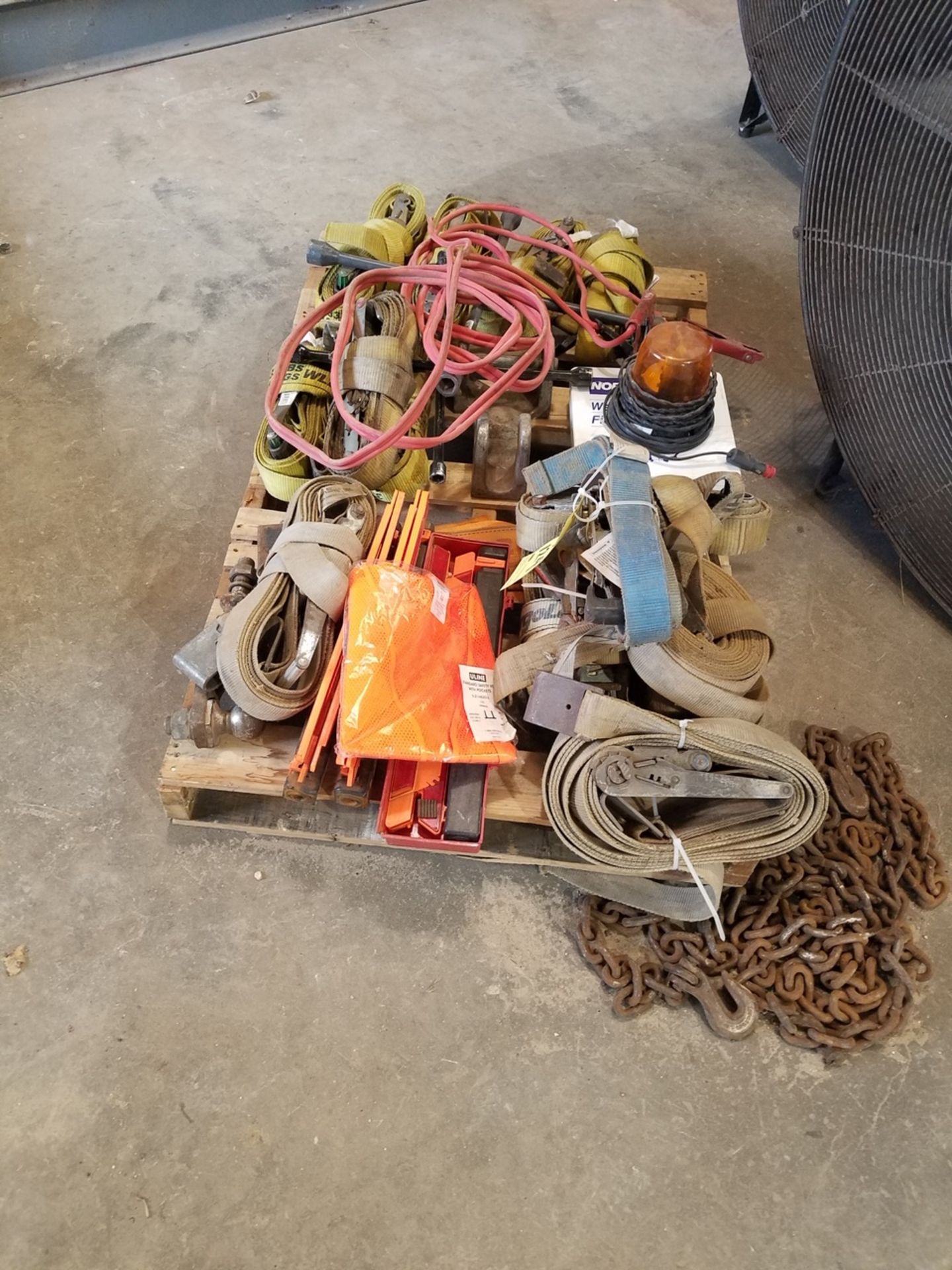 LOT CONSISTING OF: chain, binders, rigging chain, straps & come-alongs - Image 2 of 2