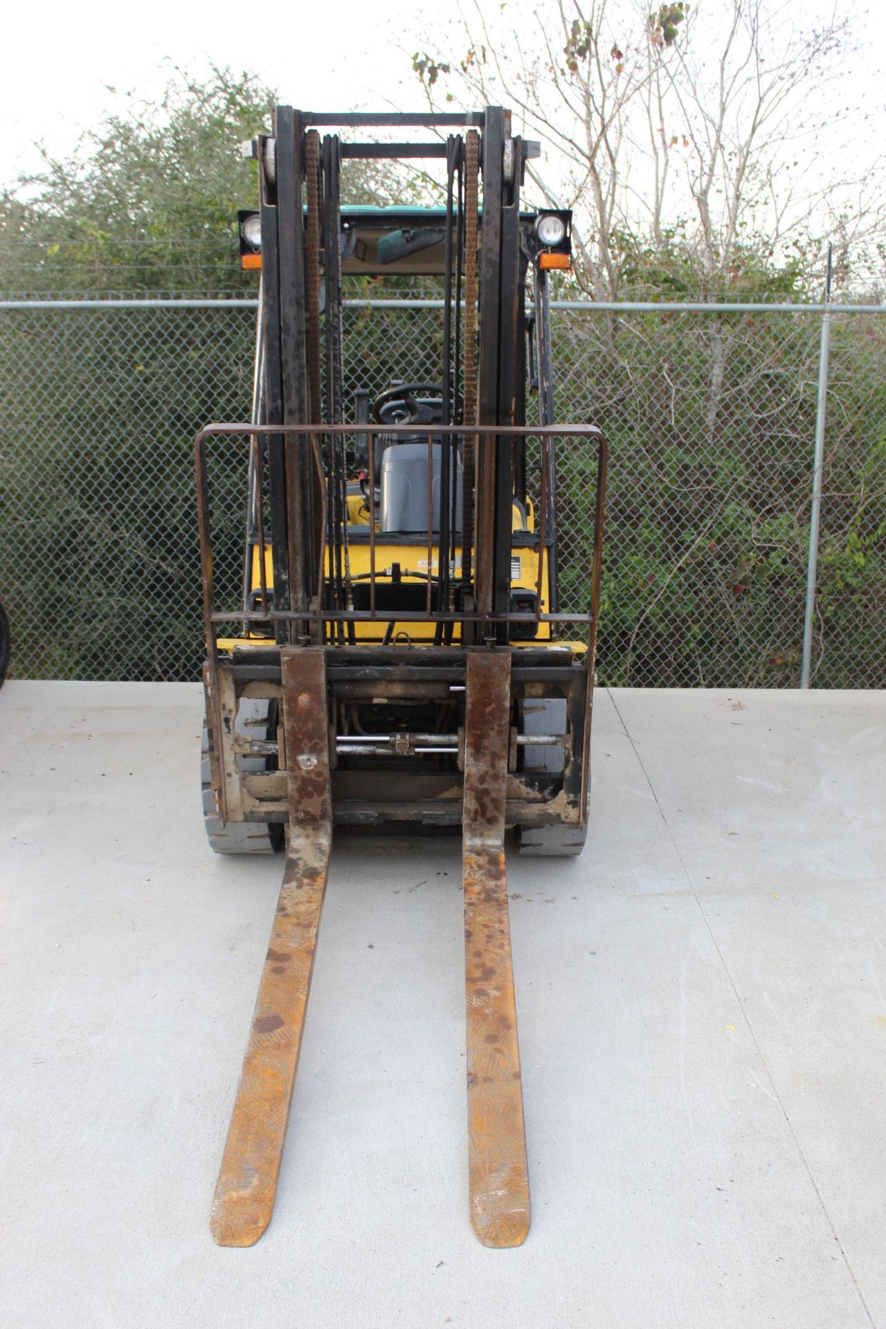 FORKLIFT, HYUNDAI 6,000 LB. CAP. MDL. 30L-7A, new 2012, LPG pwrd., 138" max. lift ht., 2-stage mast, - Image 2 of 4