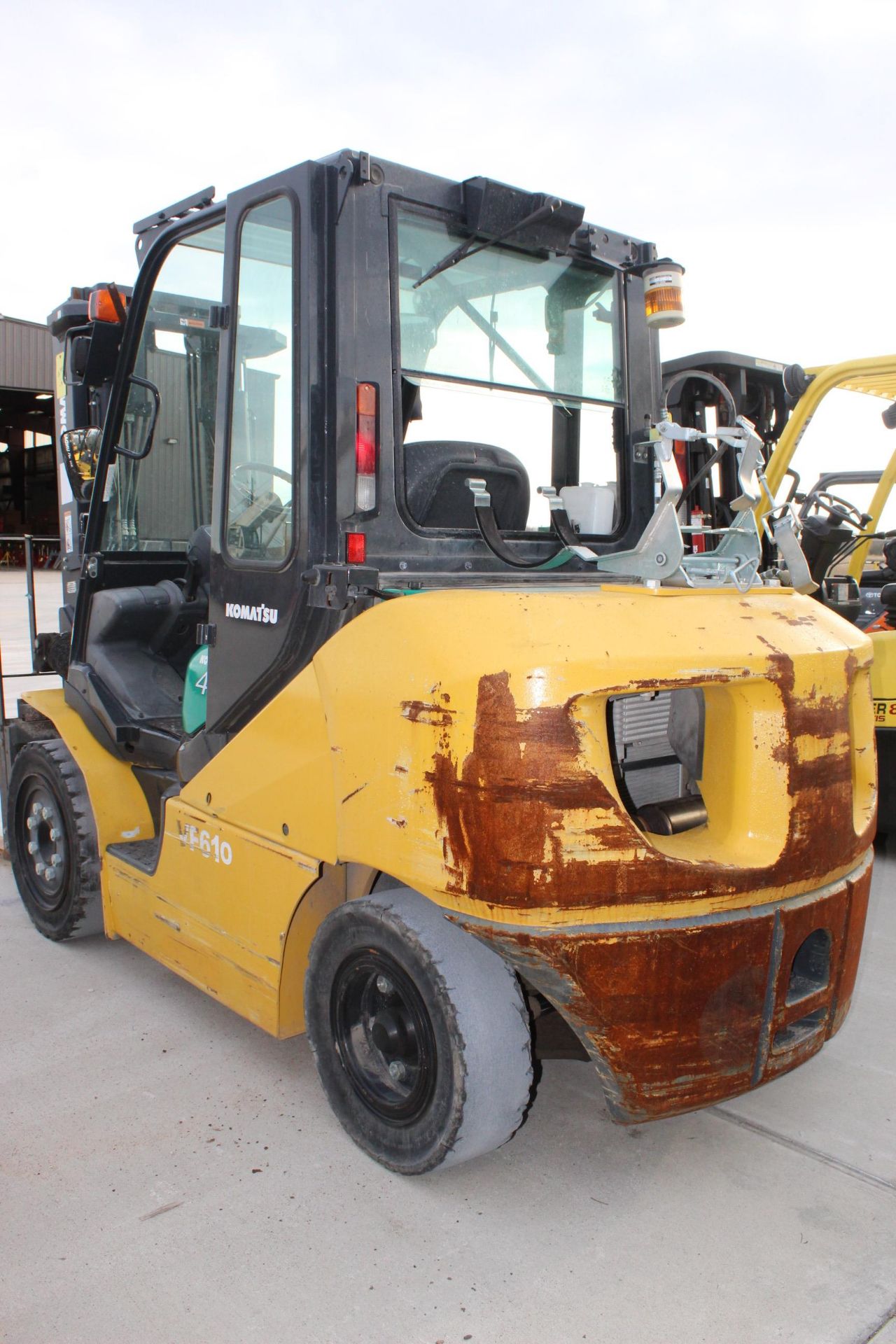 FORKLIFT, KOMATSU 8000 LB. CAP. SERIES 40-VF610 MDL. FG40ZTU-10, new 2012, 7,150 lb. at 24" L.C., - Image 3 of 4