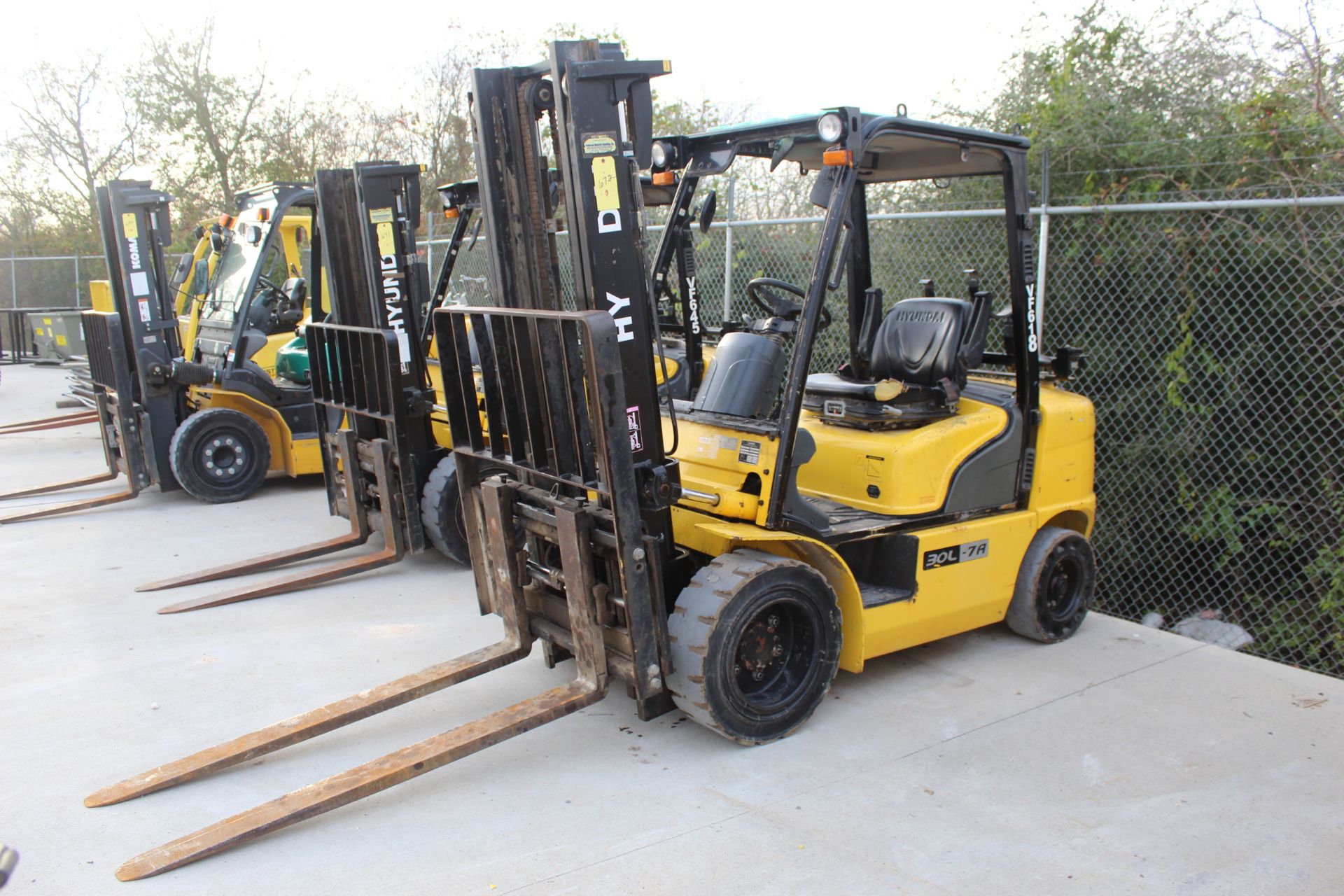 FORKLIFT, HYUNDAI 6,000 LB. CAP. MDL. 30L-7A, new 2012, LPG pwrd., 138" max. lift ht., 2-stage mast,