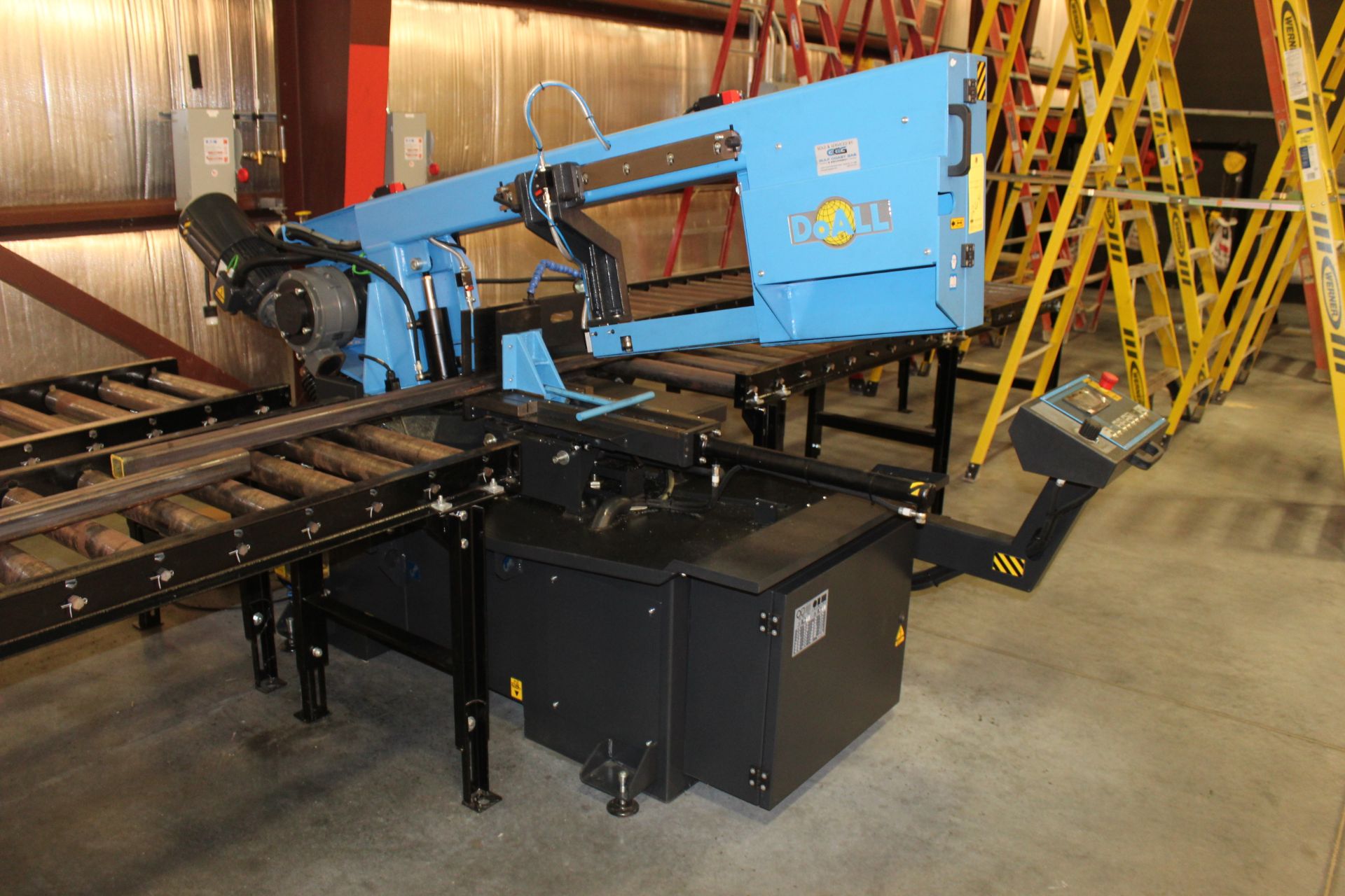 HORIZONTAL BANDSAW, DOALL MDL. DS-500SA, structural steel, w/infeed & outfeed conveyor - Image 3 of 3