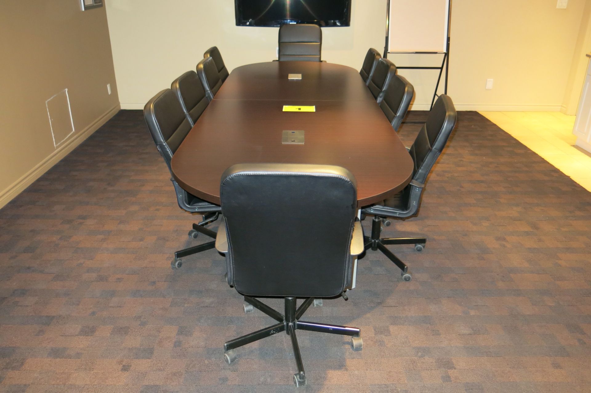 MAHOGANY BOARDROOM TABLE (TABLE ONLY) - Image 4 of 7