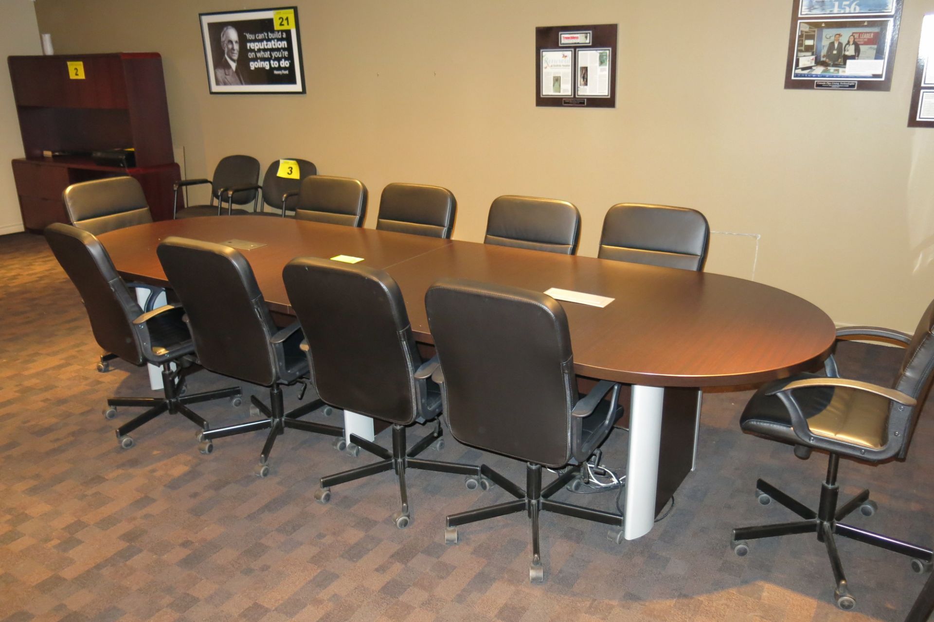 MAHOGANY BOARDROOM TABLE (TABLE ONLY) - Image 6 of 7