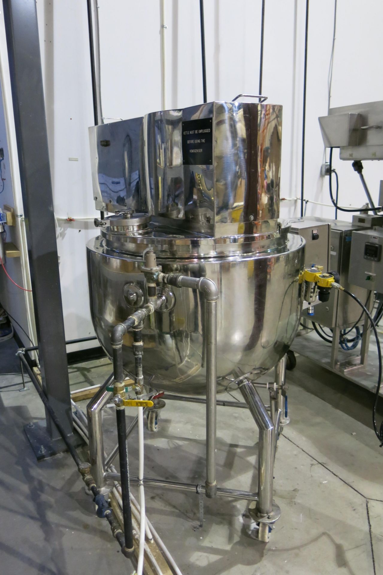 HYDRATEC PROCESS STAINLESS STEEL, DOUBLE MOTION SCRAPE SURFACE AGITATED JACKETED KETTLE. - Image 4 of 13