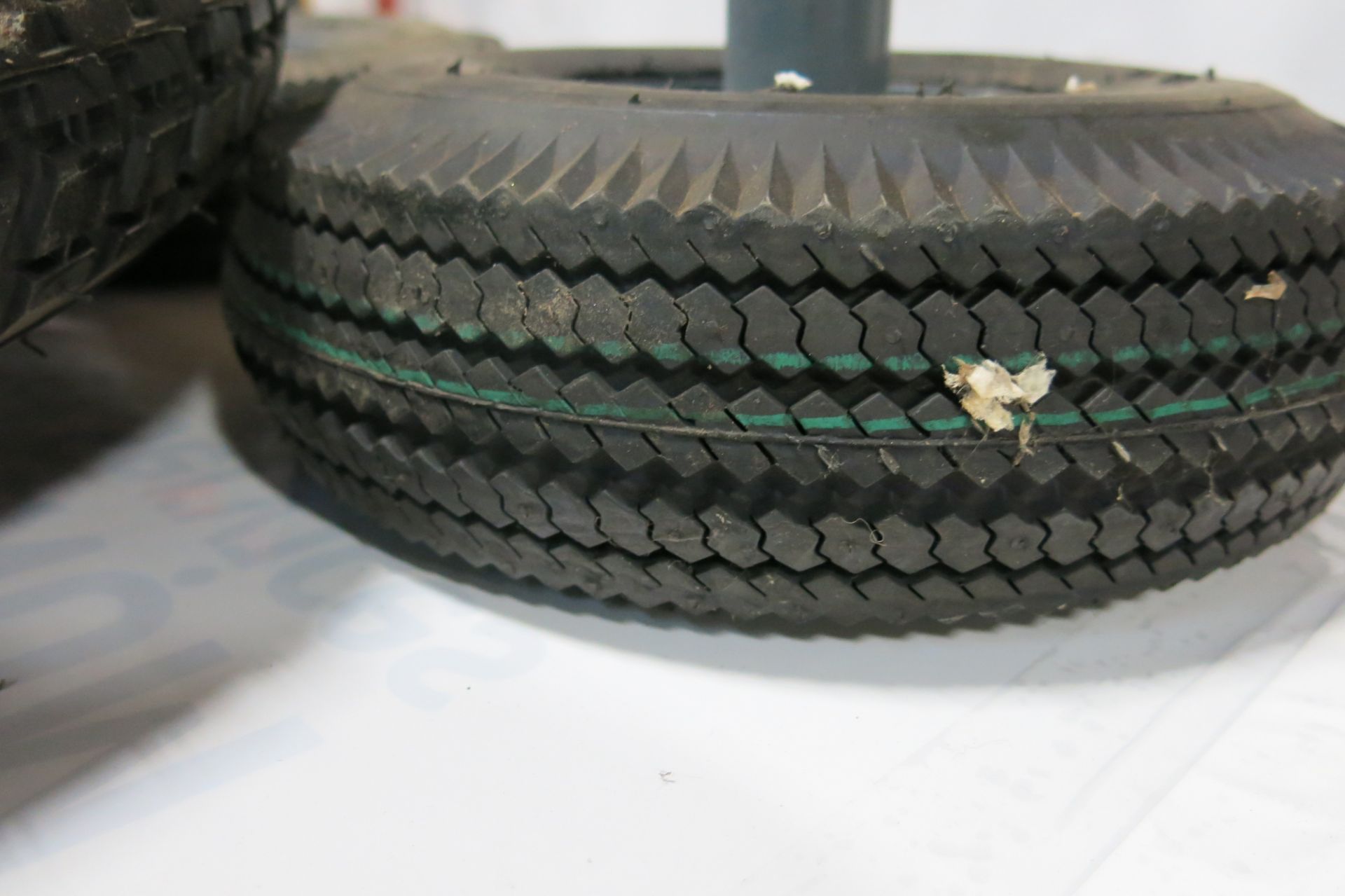 LOT OF (3) ASSORTED TIRES - Image 3 of 5