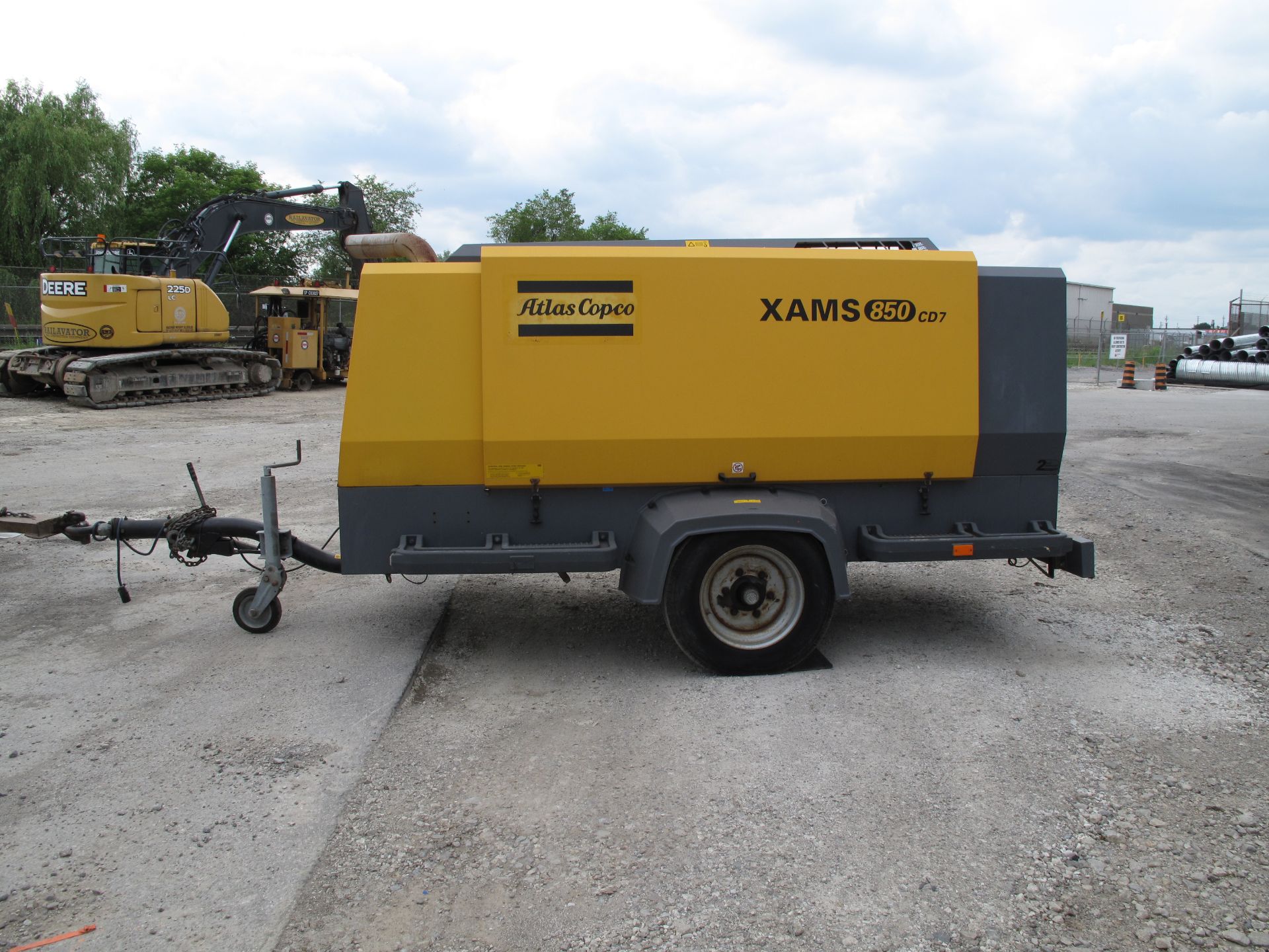 ATLAS COPCO, XAMS850DD, 90 KW, DIESEL, TOW BEHIND AIR COMPRESSOR, 1,275 HOURS, 2011