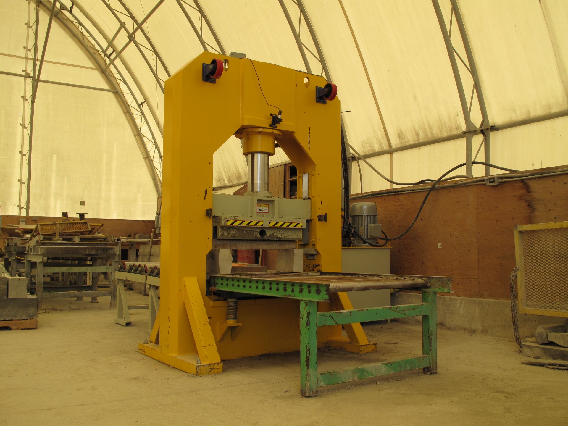 AGA, P200, 200 TON, AUTOMATIC STONE SPLITTER, S/N SP463C, 2016 (LOCATED IN WIARTON) (RIGGING $900) - Image 4 of 10