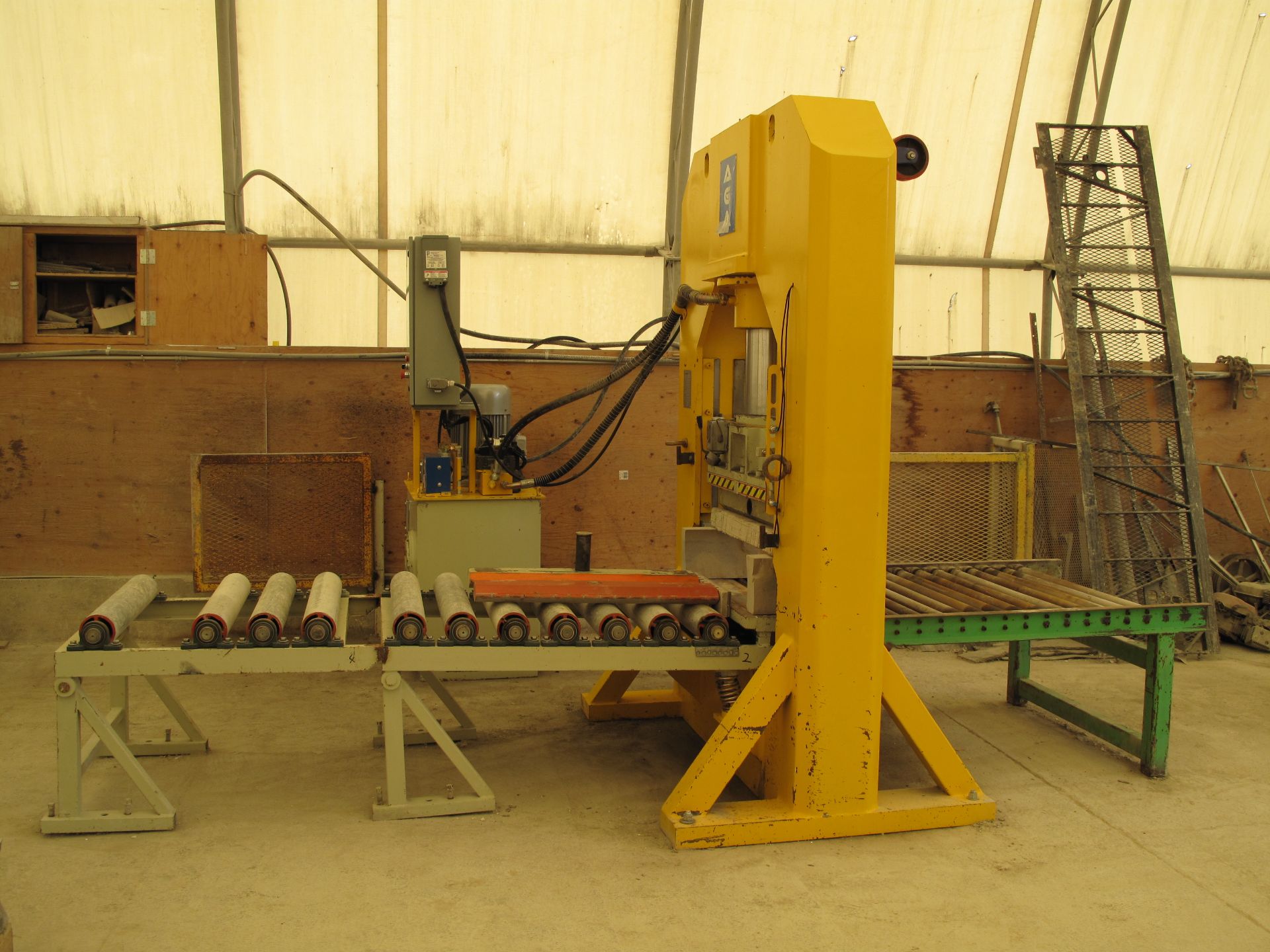 AGA, P200, 200 TON, AUTOMATIC STONE SPLITTER, S/N SP463C, 2016 (LOCATED IN WIARTON) (RIGGING $900) - Image 3 of 10