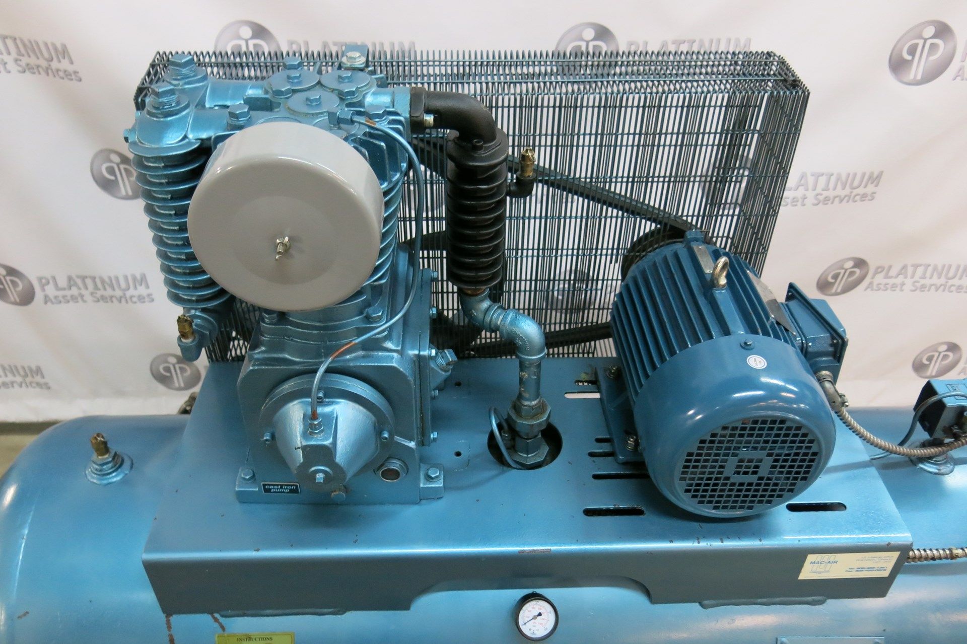 MAC AIR, 5 HP, TANK MOUNTED PISTON TYPE AIR COMPRESSOR WITH COMPAIR, CCT20U-1, 20 CFM, AIR DRYER - Image 5 of 7