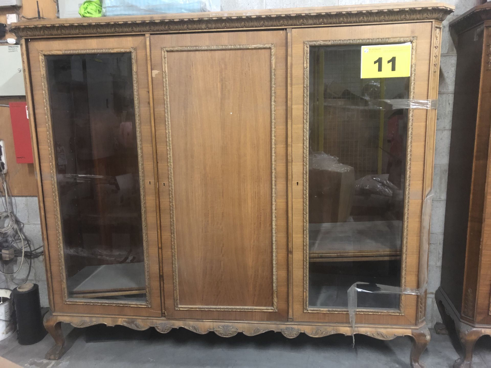 ANTIQUE DISPLAY CASE