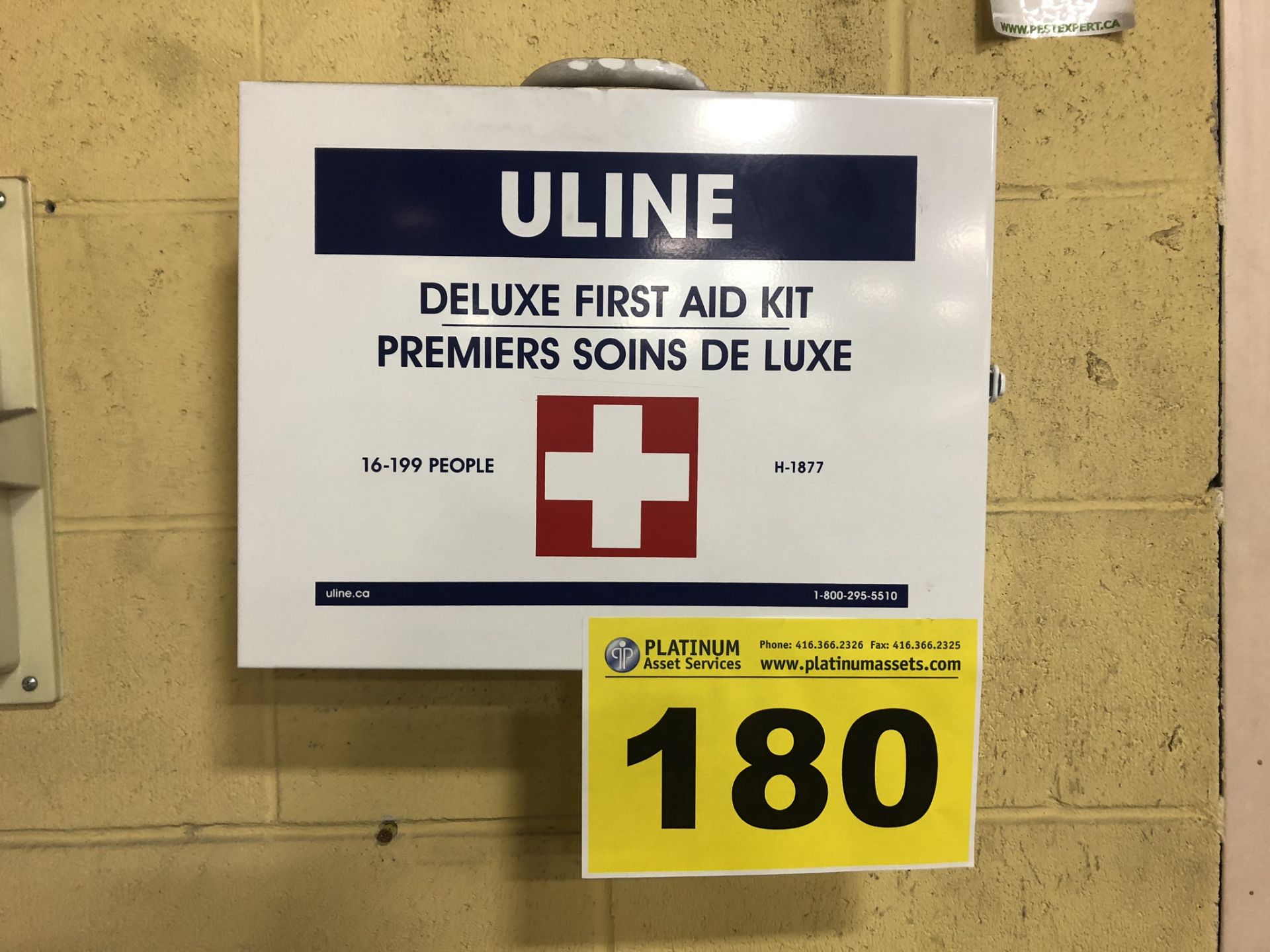 ULINE, H-1877, DELUXE FIRST AID KIT
