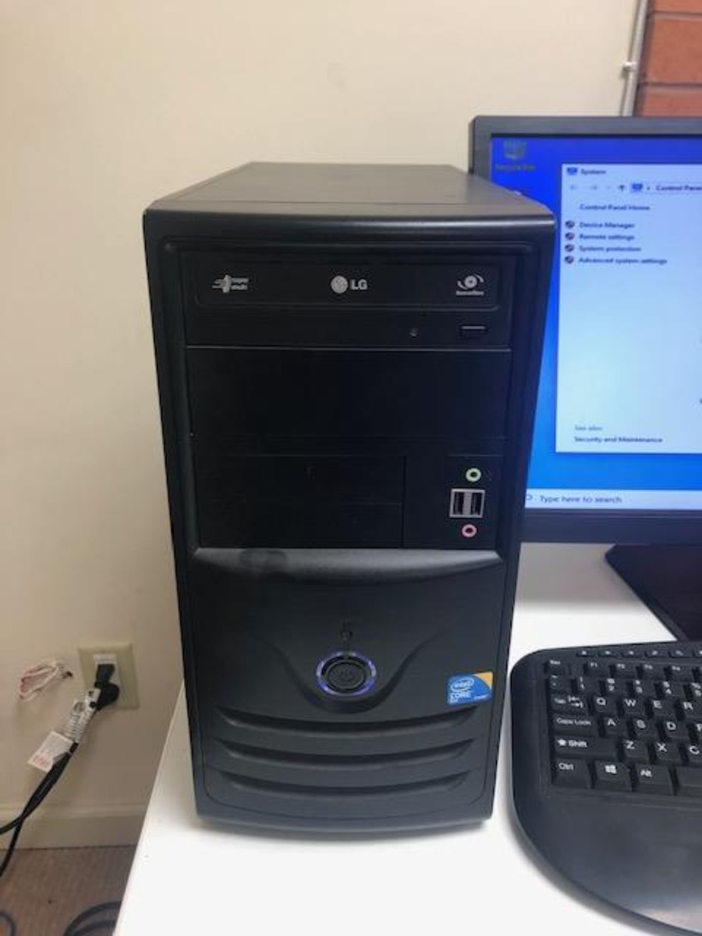 LG, DEKSTOP COMPUTER, INTEL 2DUO, CPU E7400 @ 2.8 GHZ, 2 GB RAM, WINDOWS 10 OPERATING SYSTEM, S/N - Image 2 of 5