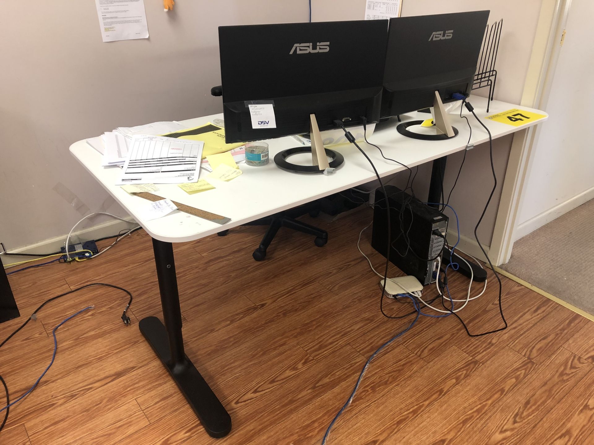 WHITE DESK WITH METAL LEGS